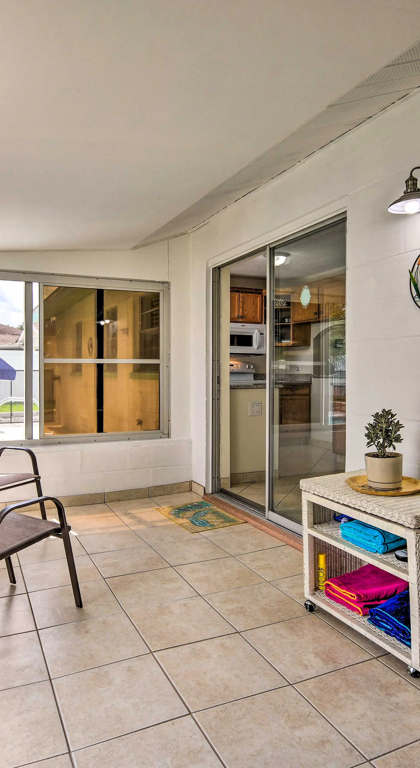 Apollo Beach Gem w/ Pool: 'The Flamingo House'
