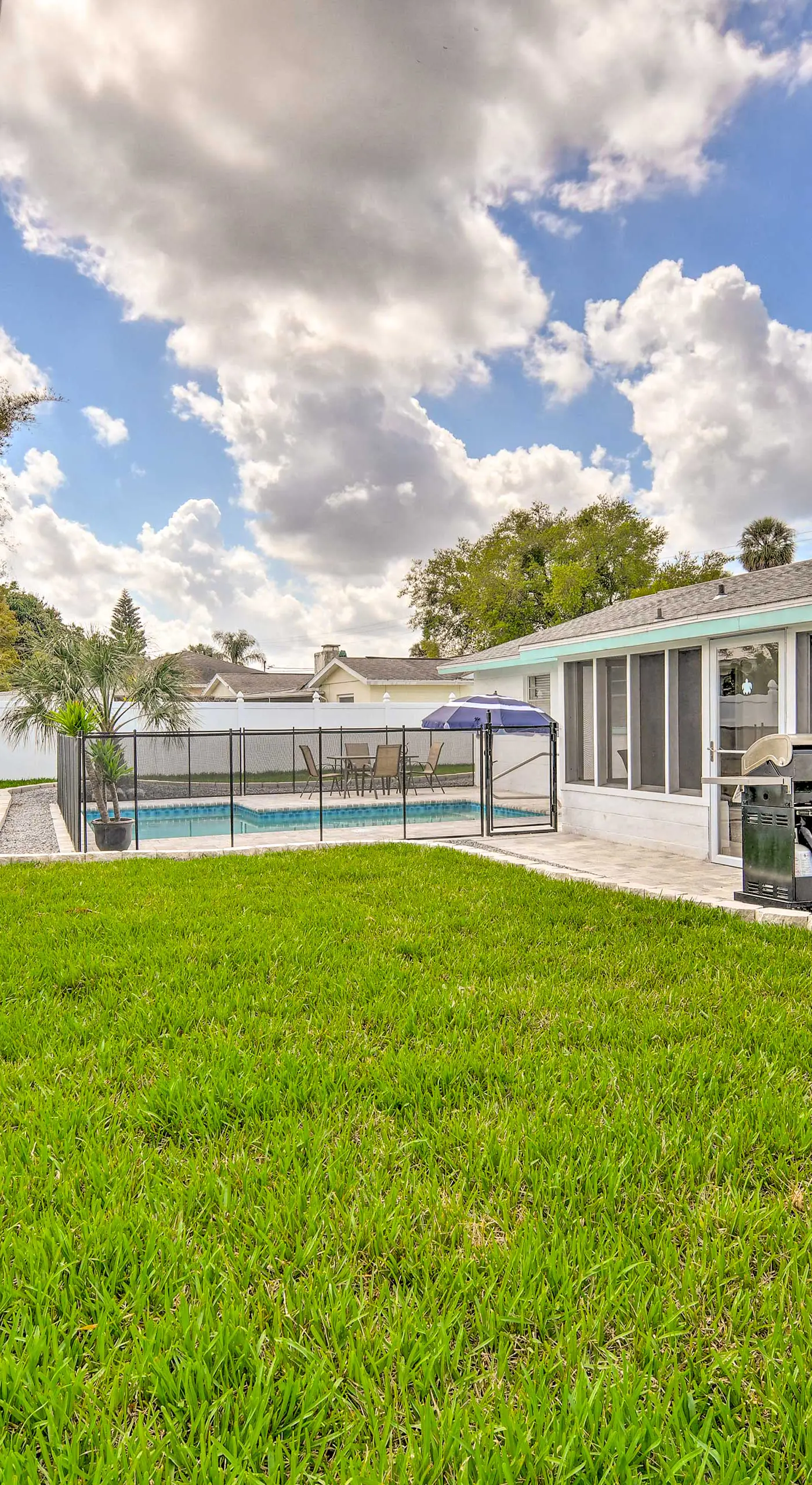 Apollo Beach Gem w/ Pool: 'The Flamingo House'