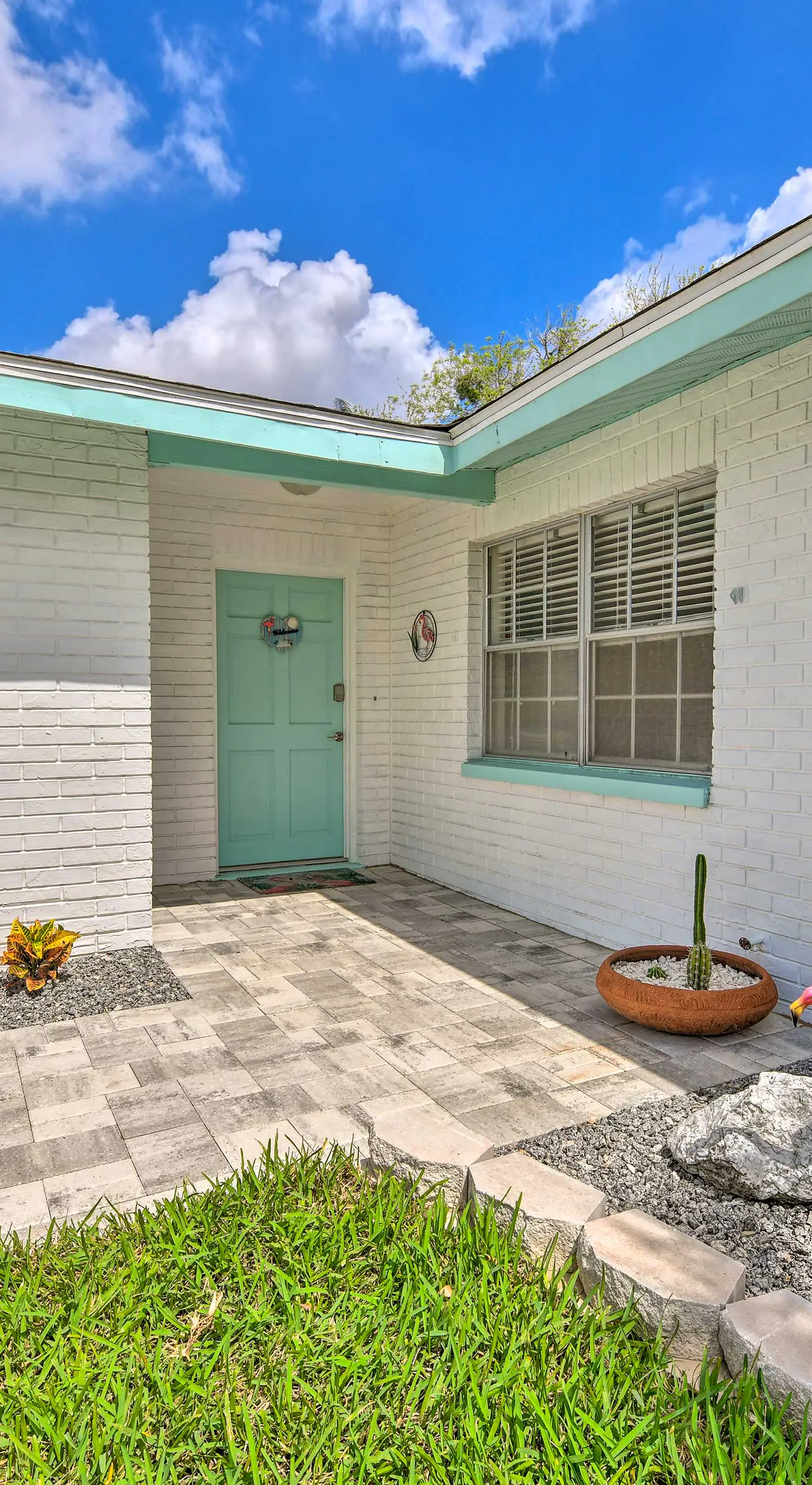 Apollo Beach Gem w/ Pool: 'The Flamingo House'