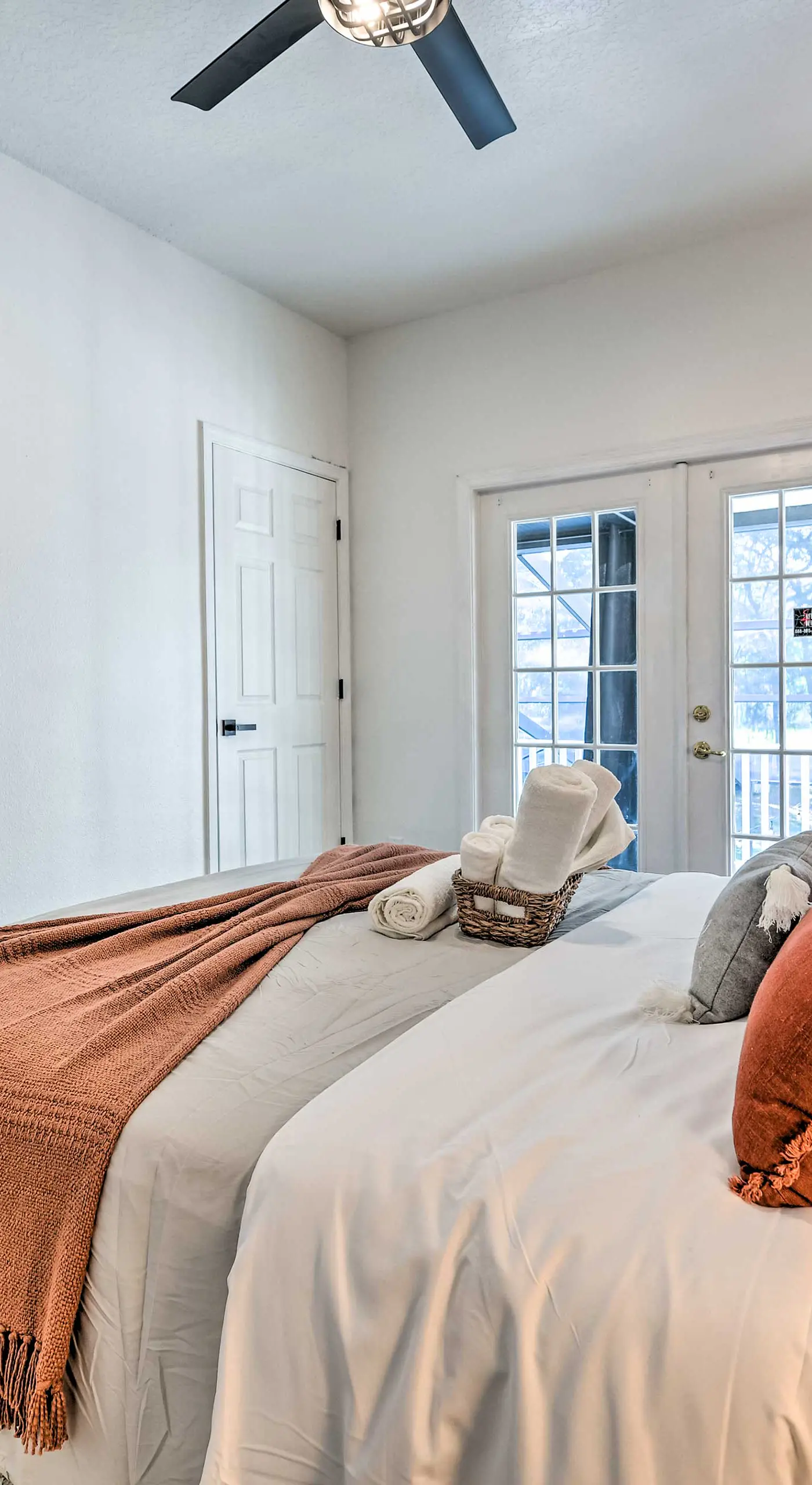 Stunning Thonotosassa Home ~ 7 Mi to Ocean!