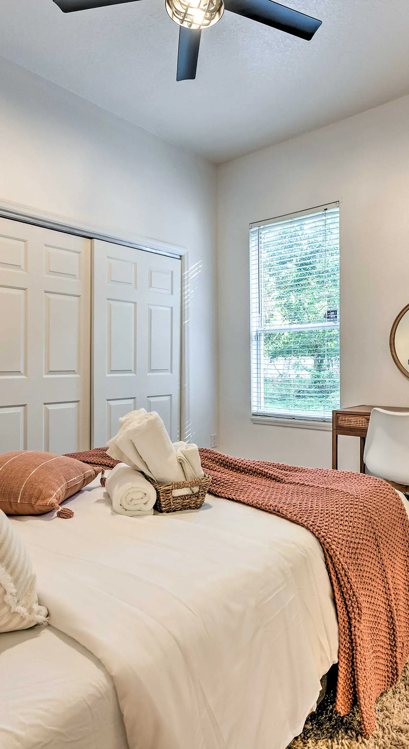 Stunning Thonotosassa Home ~ 7 Mi to Ocean!
