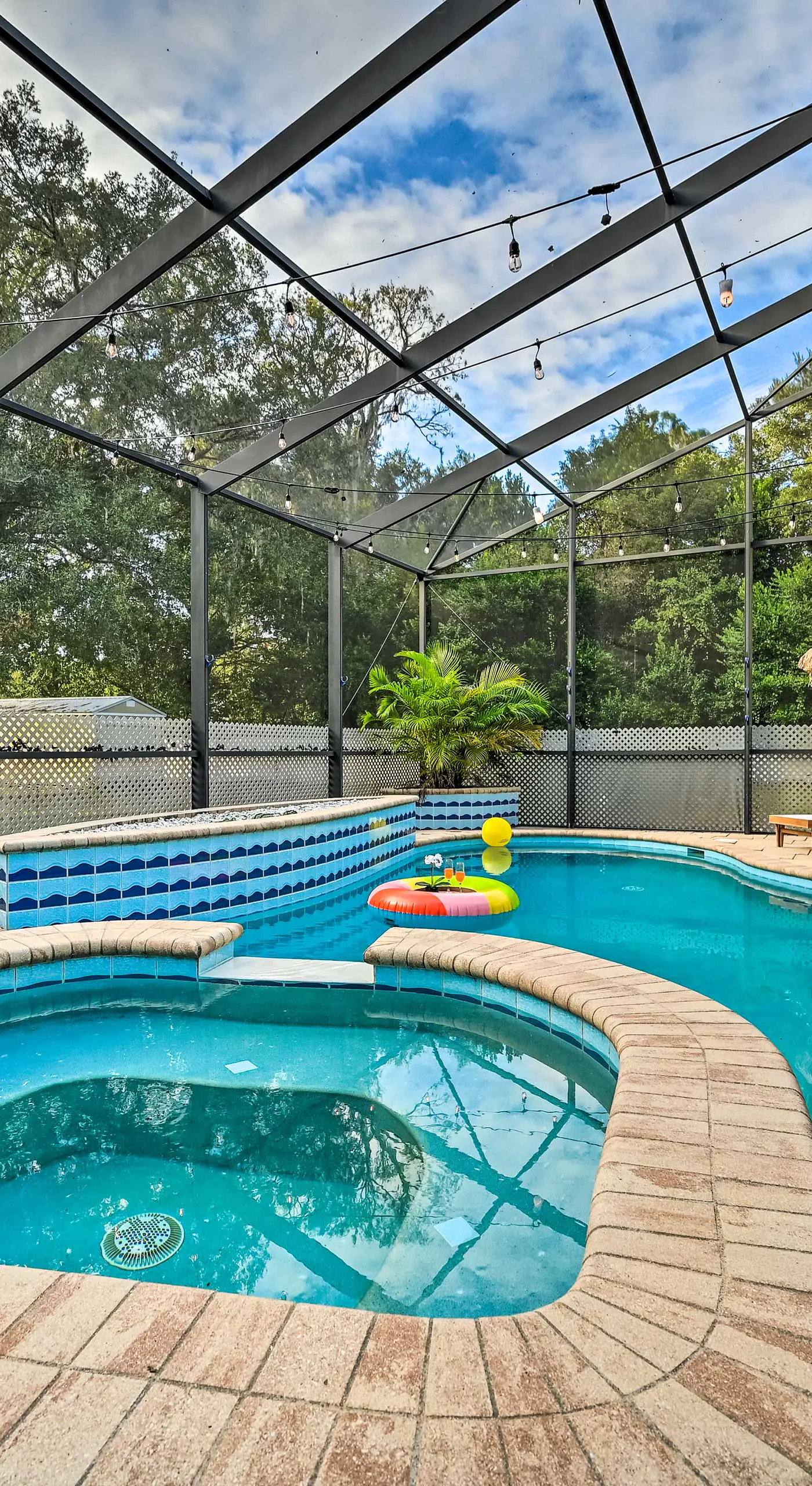 Stunning Thonotosassa Home ~ 7 Mi to Ocean!