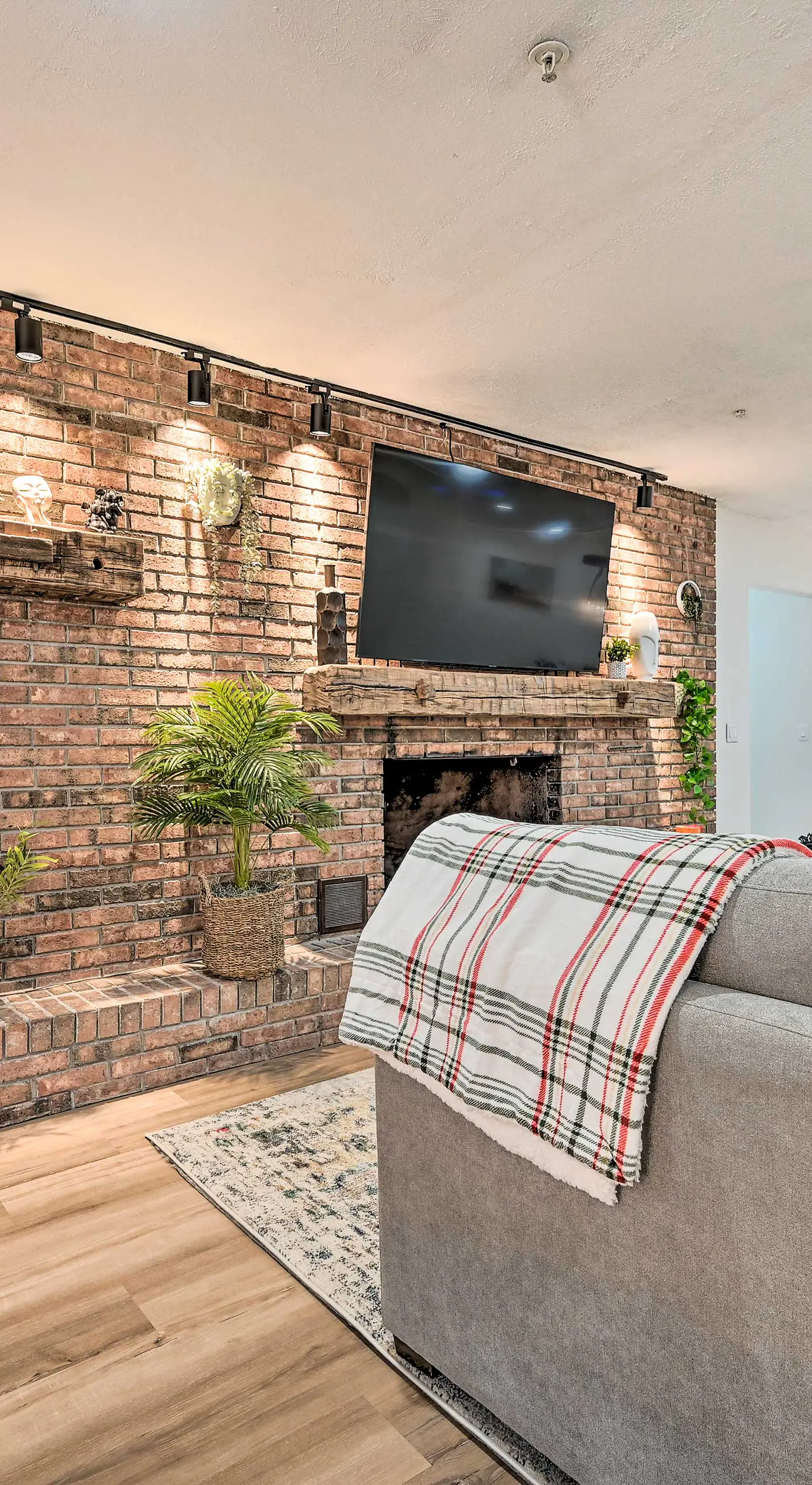 Private Pool & Hot Tubs: Luxe Brandon Oasis!