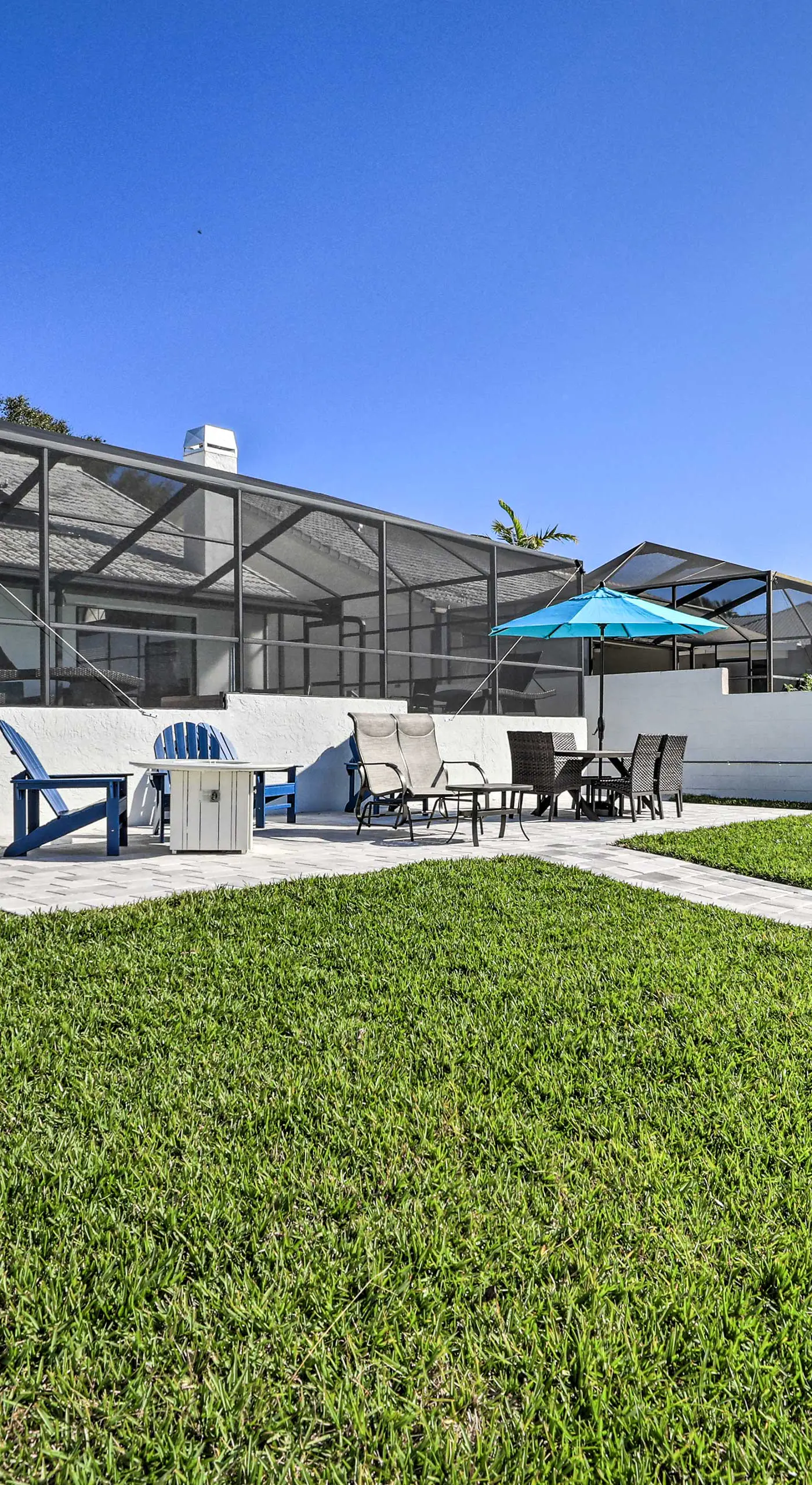 Private Dock & Saltwater Pool: Apollo Beach House