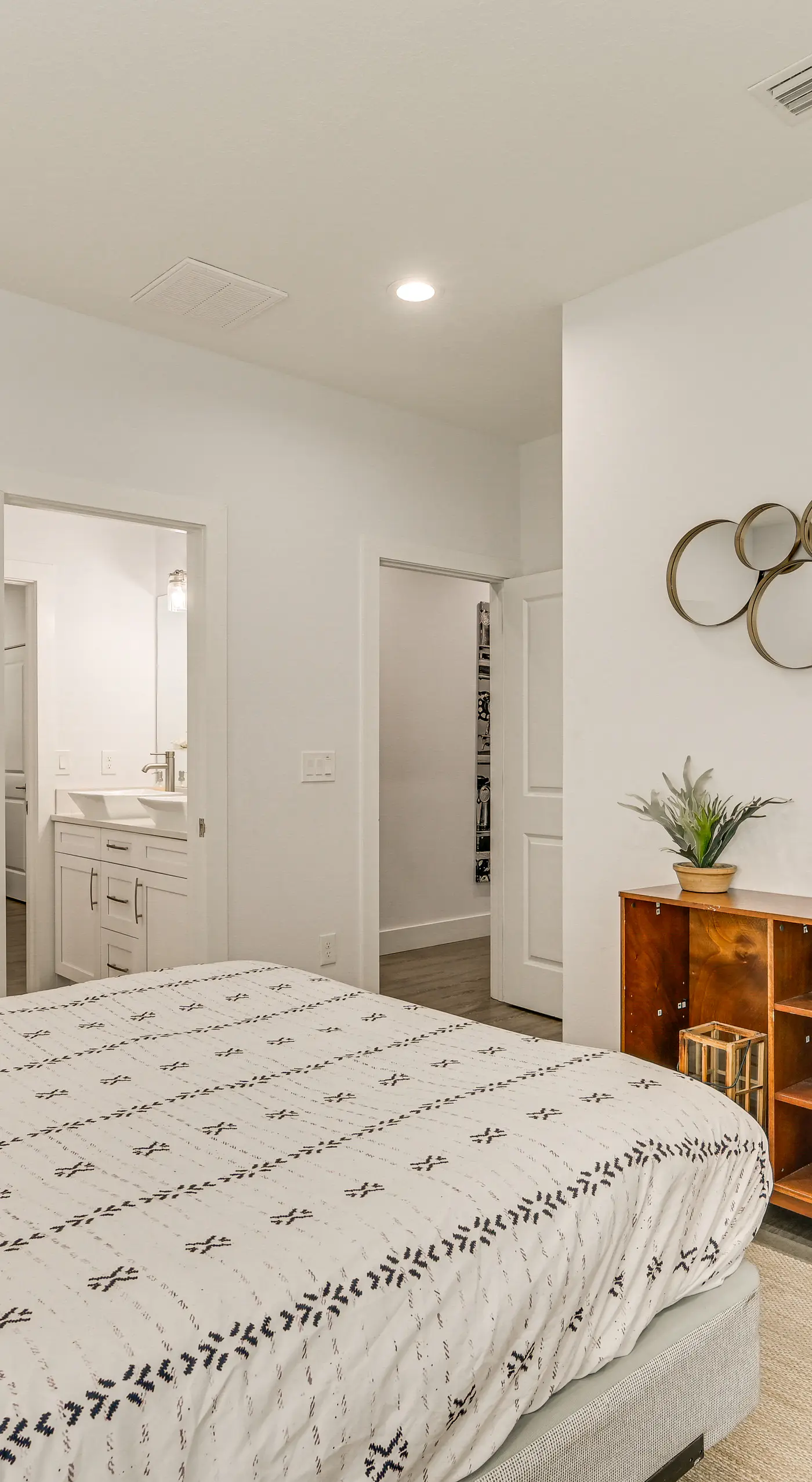 3 Mi to USF: Dog-Friendly Home w/ Large Yard