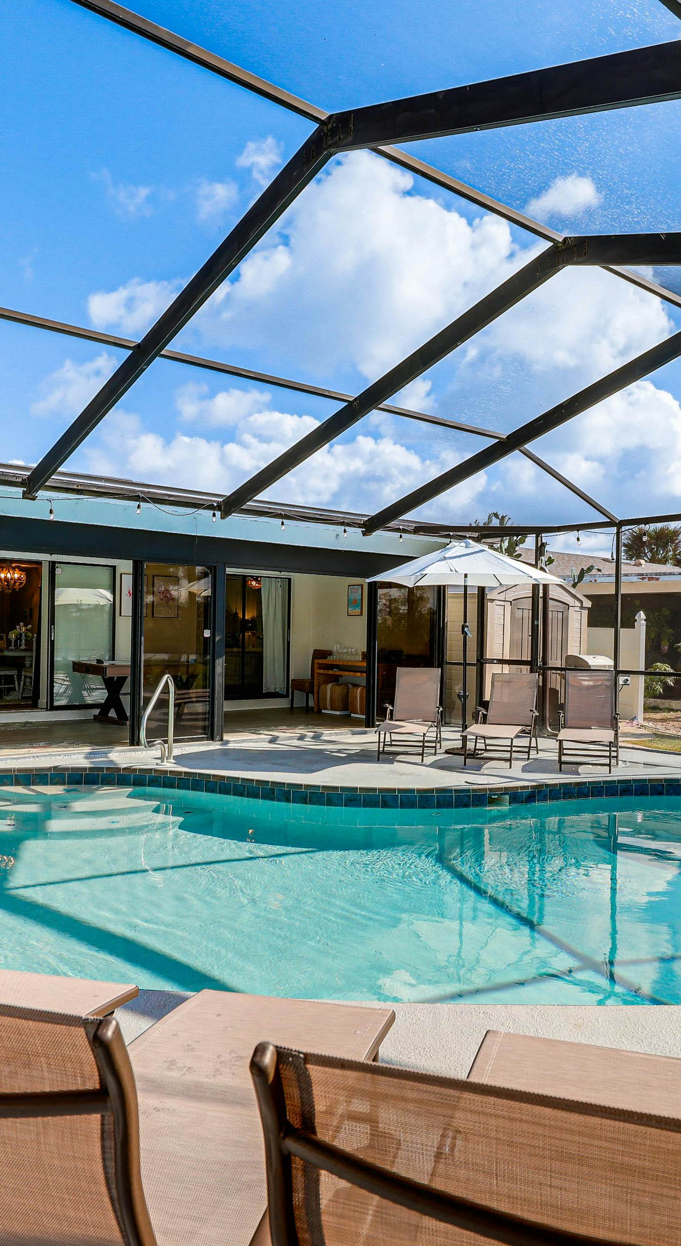 Apollo Beach Oasis: Lanai + Heated Pool!
