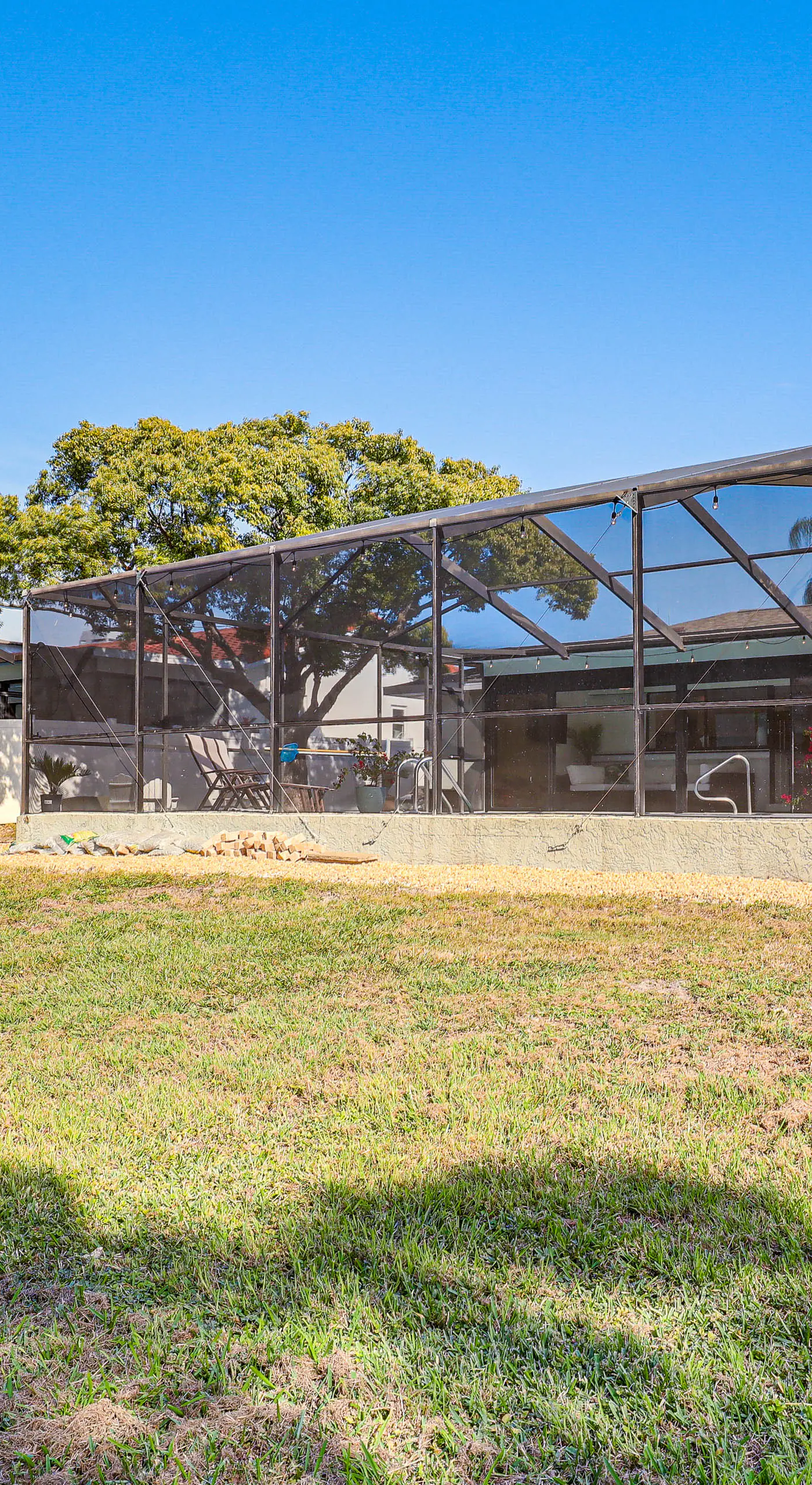 Apollo Beach Oasis: Lanai + Heated Pool!
