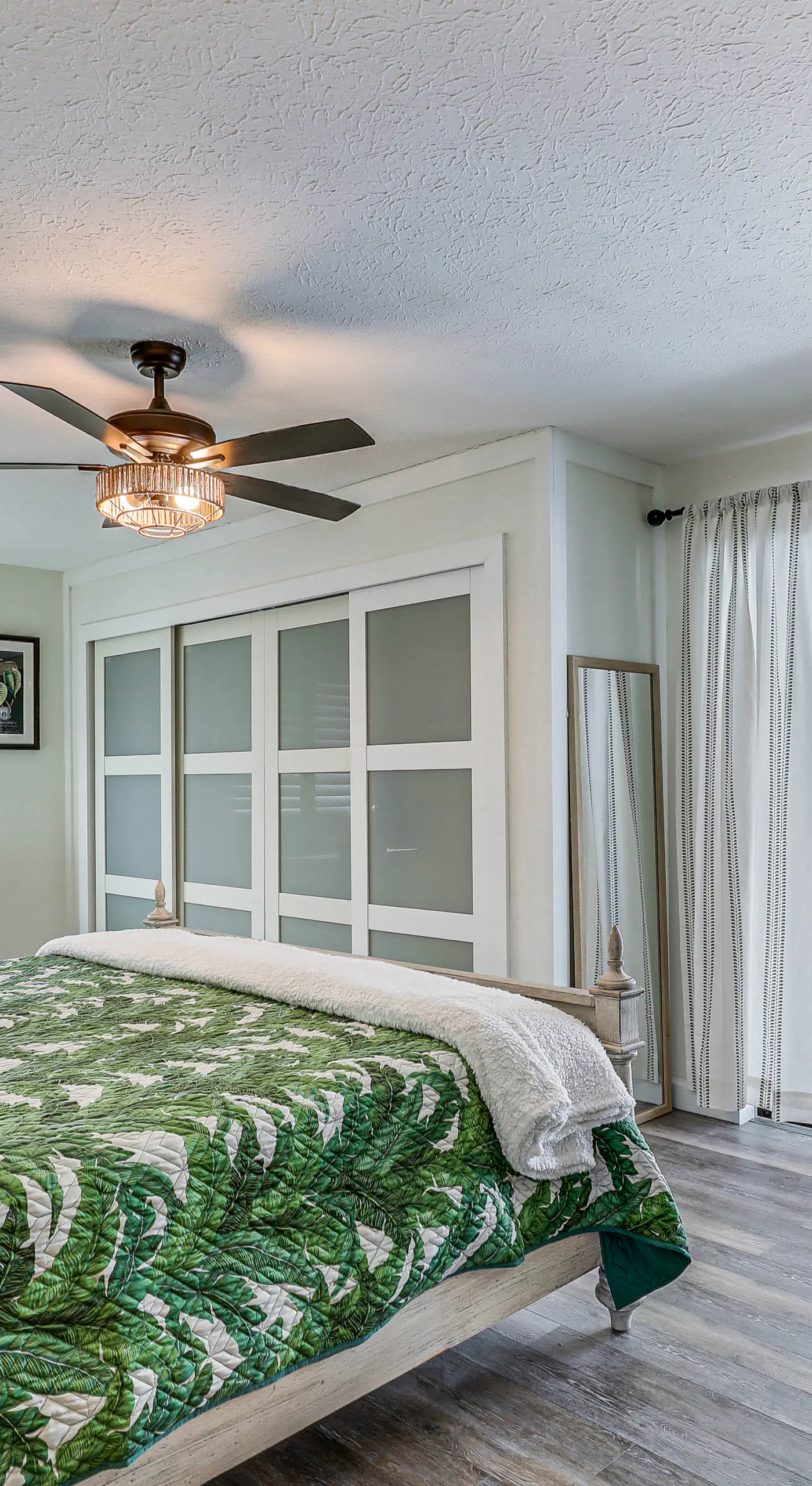 Apollo Beach Oasis: Lanai + Heated Pool!