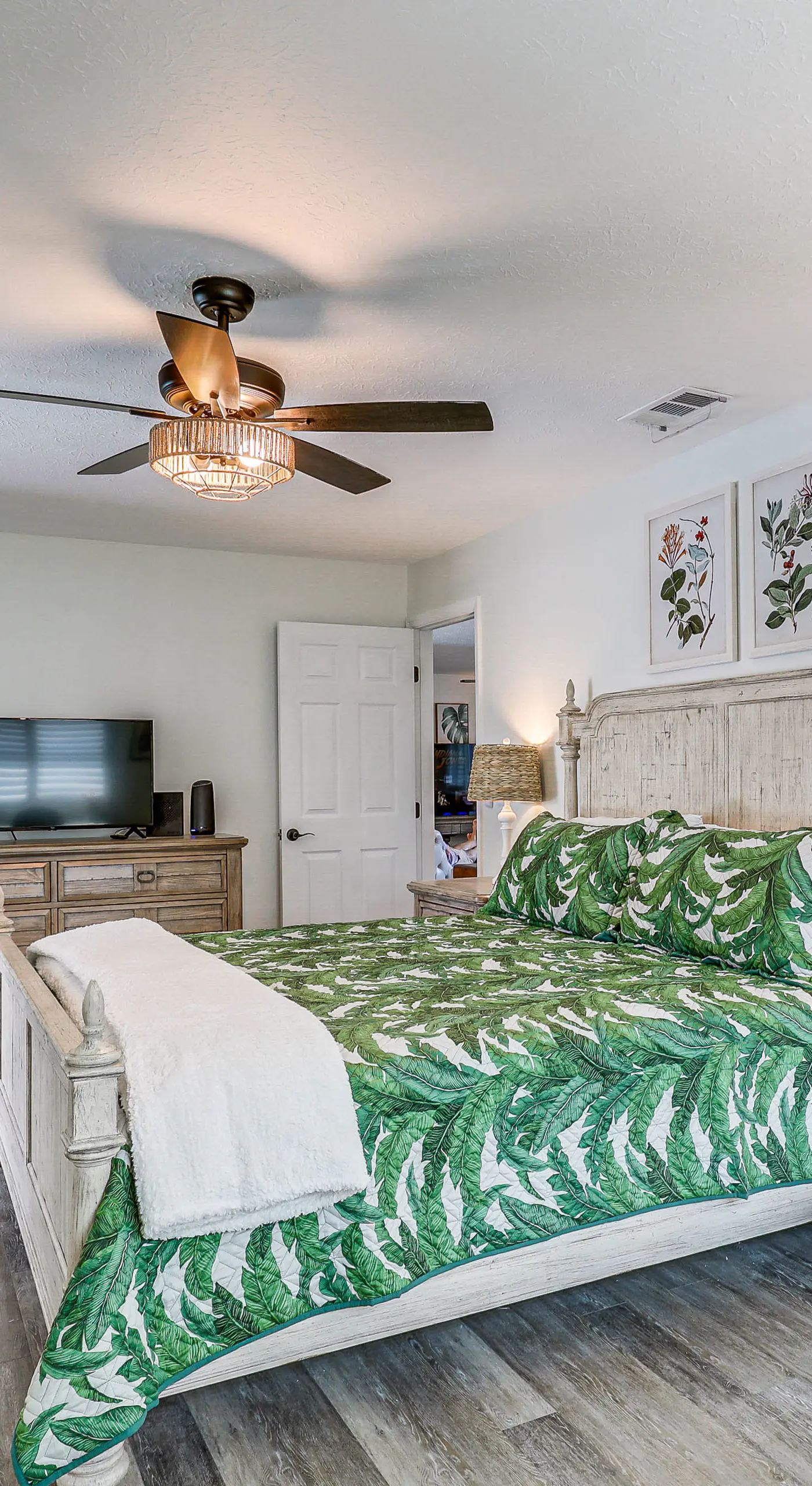 Apollo Beach Oasis: Lanai + Heated Pool!