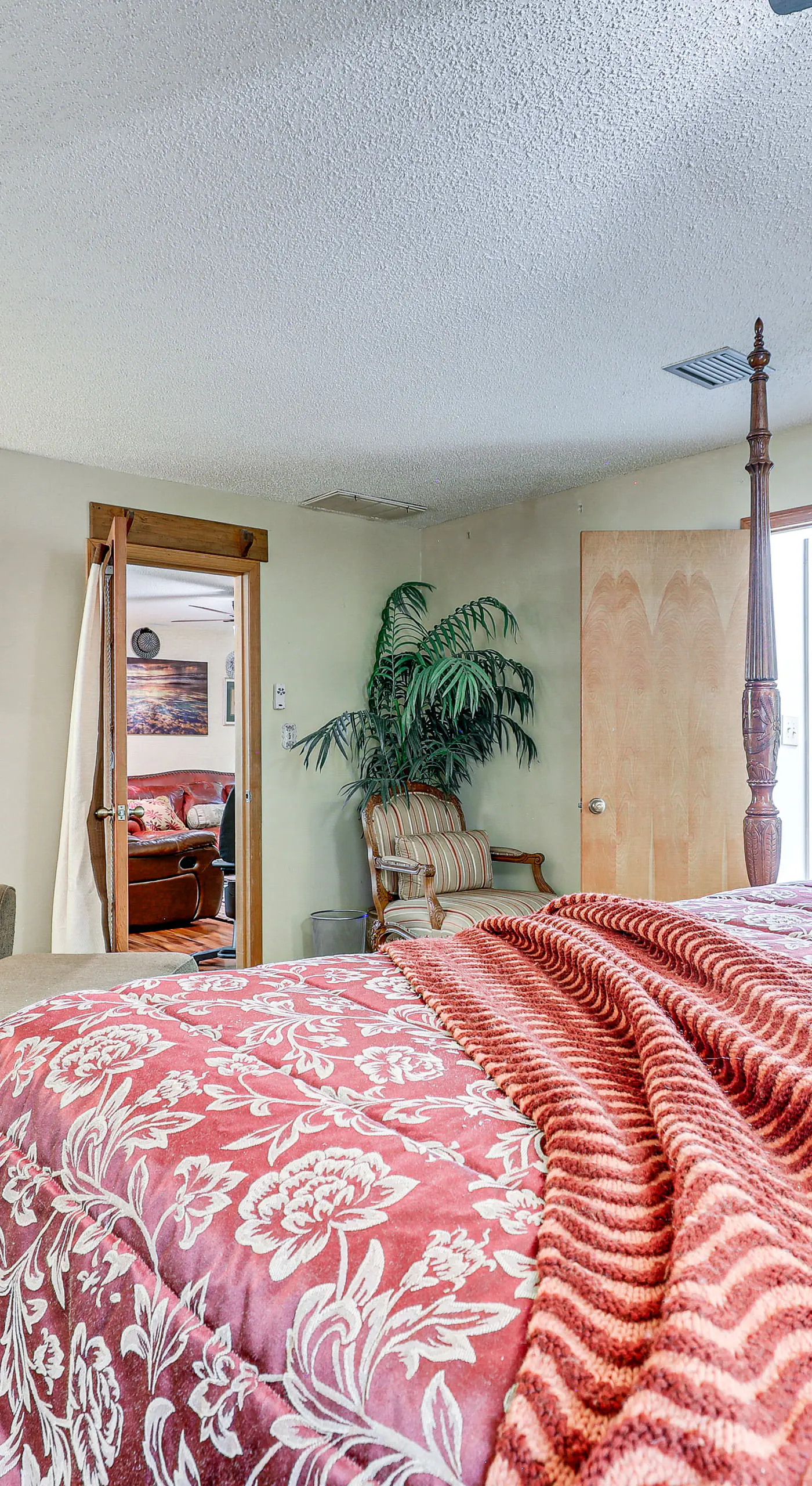 Tampa Area Home w/ Indoor Pool, Families Welcome!