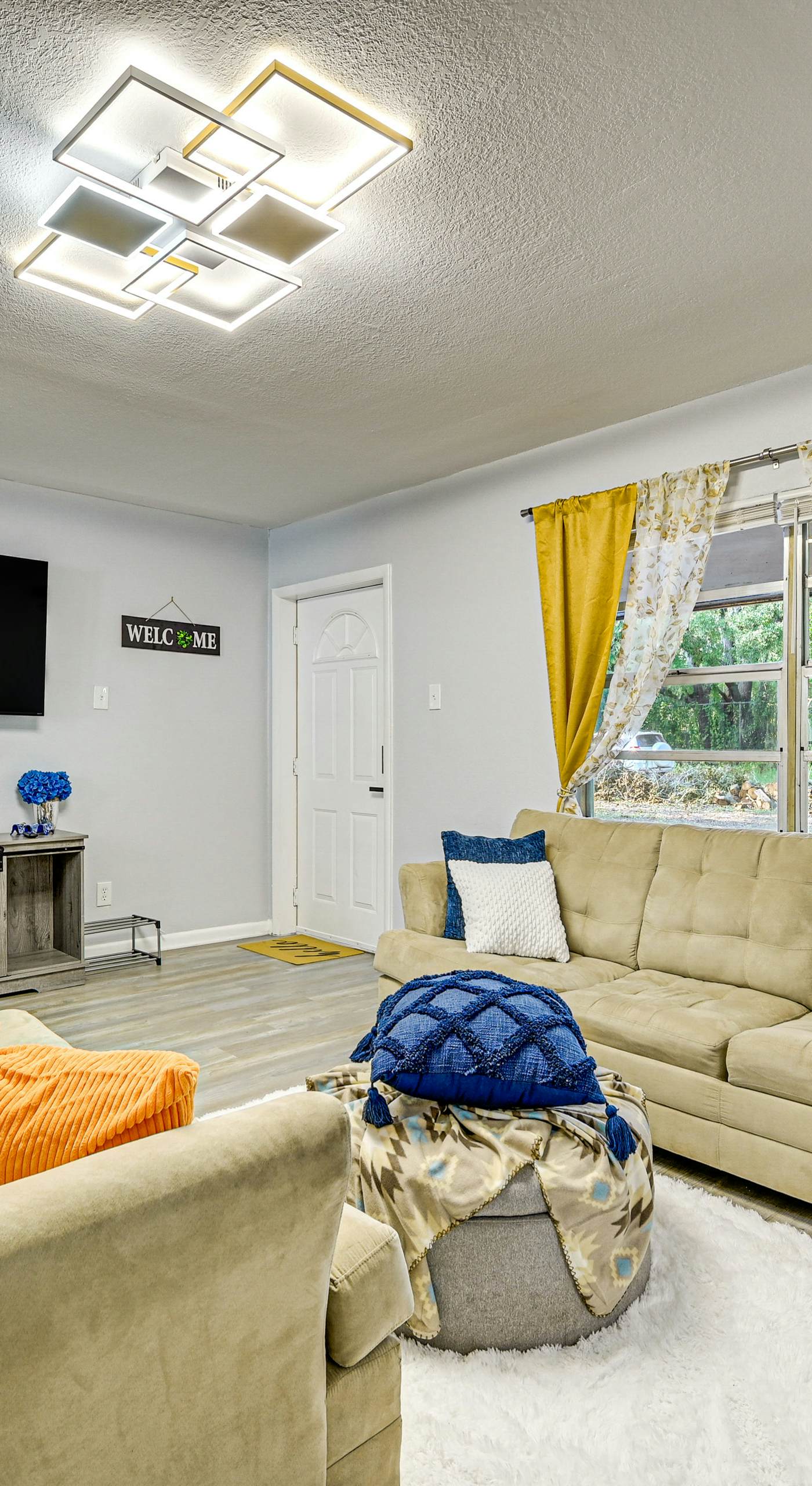 3 Mi to USF: Chic Home w/ Yard in Tampa!