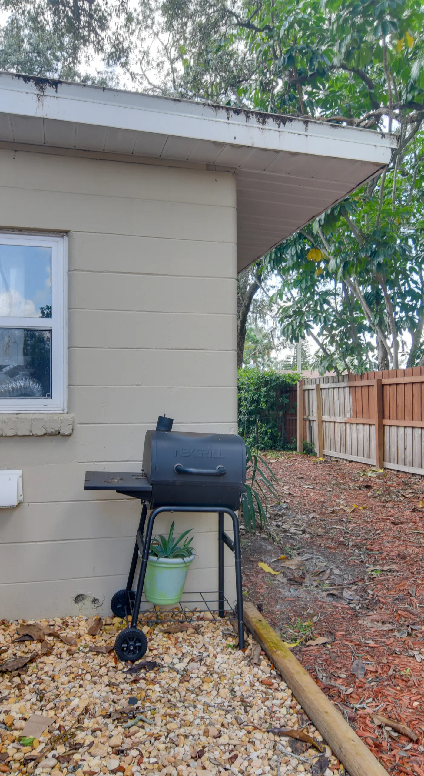13 Mi to Busch Gardens: Tampa Gem w/ Grill & Yard