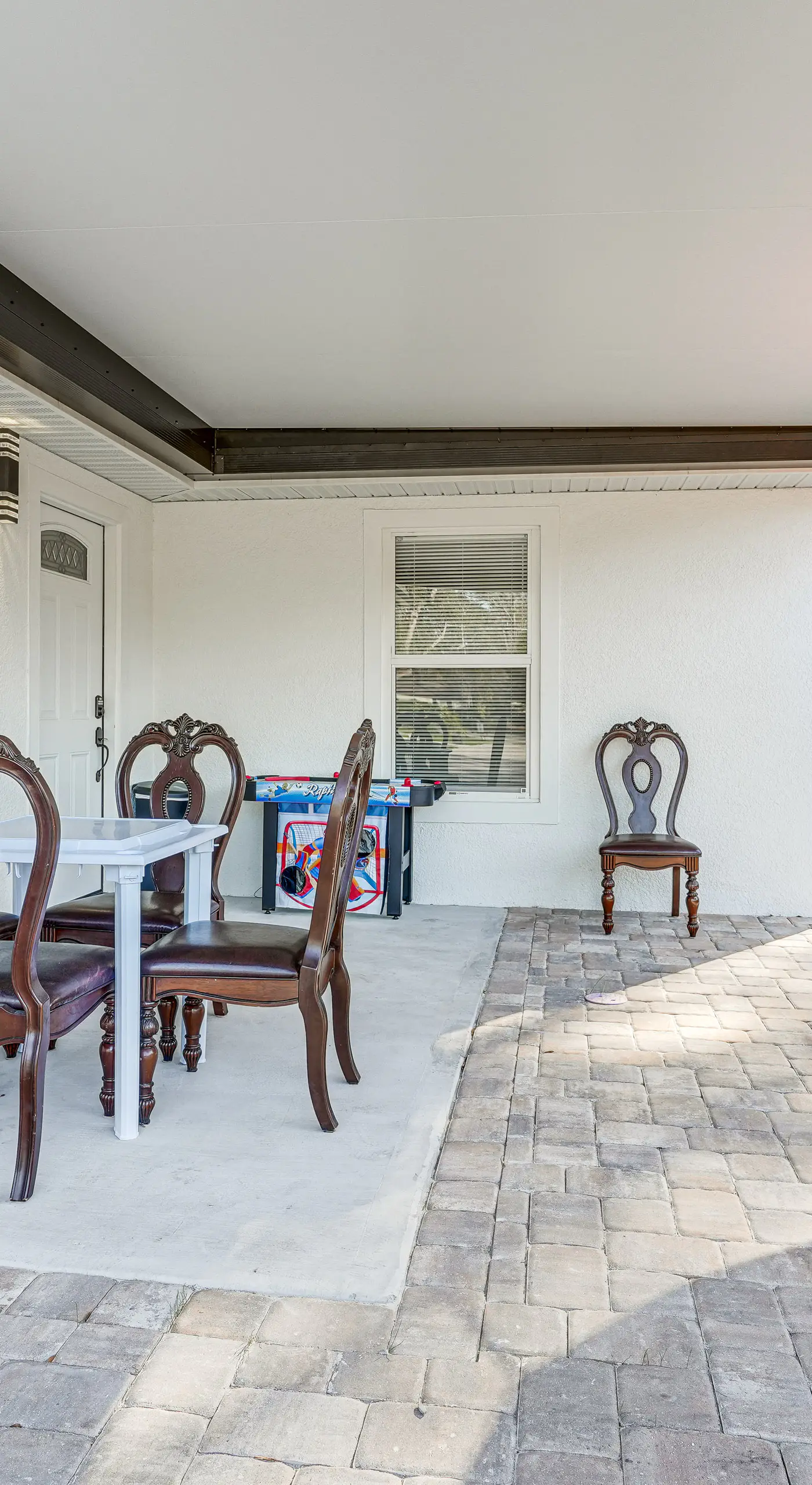Vibrant Tampa Home: Perfect for Long Stays!