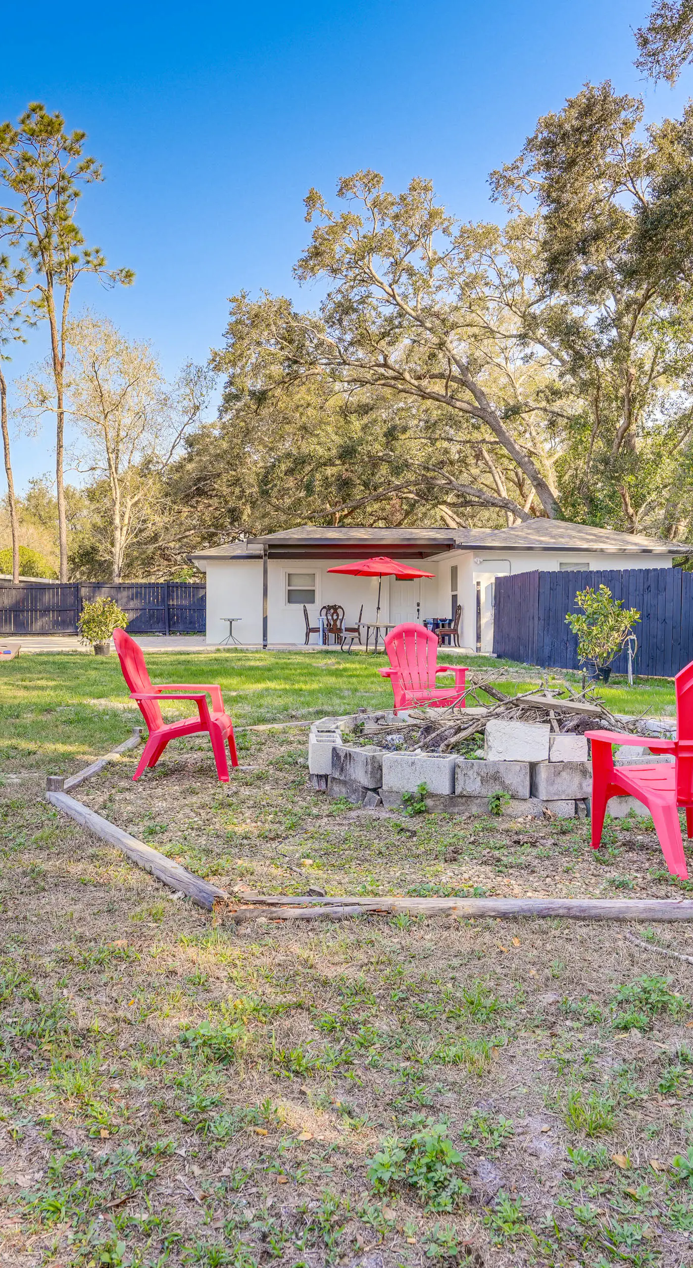 Vibrant Tampa Home: Perfect for Long Stays!