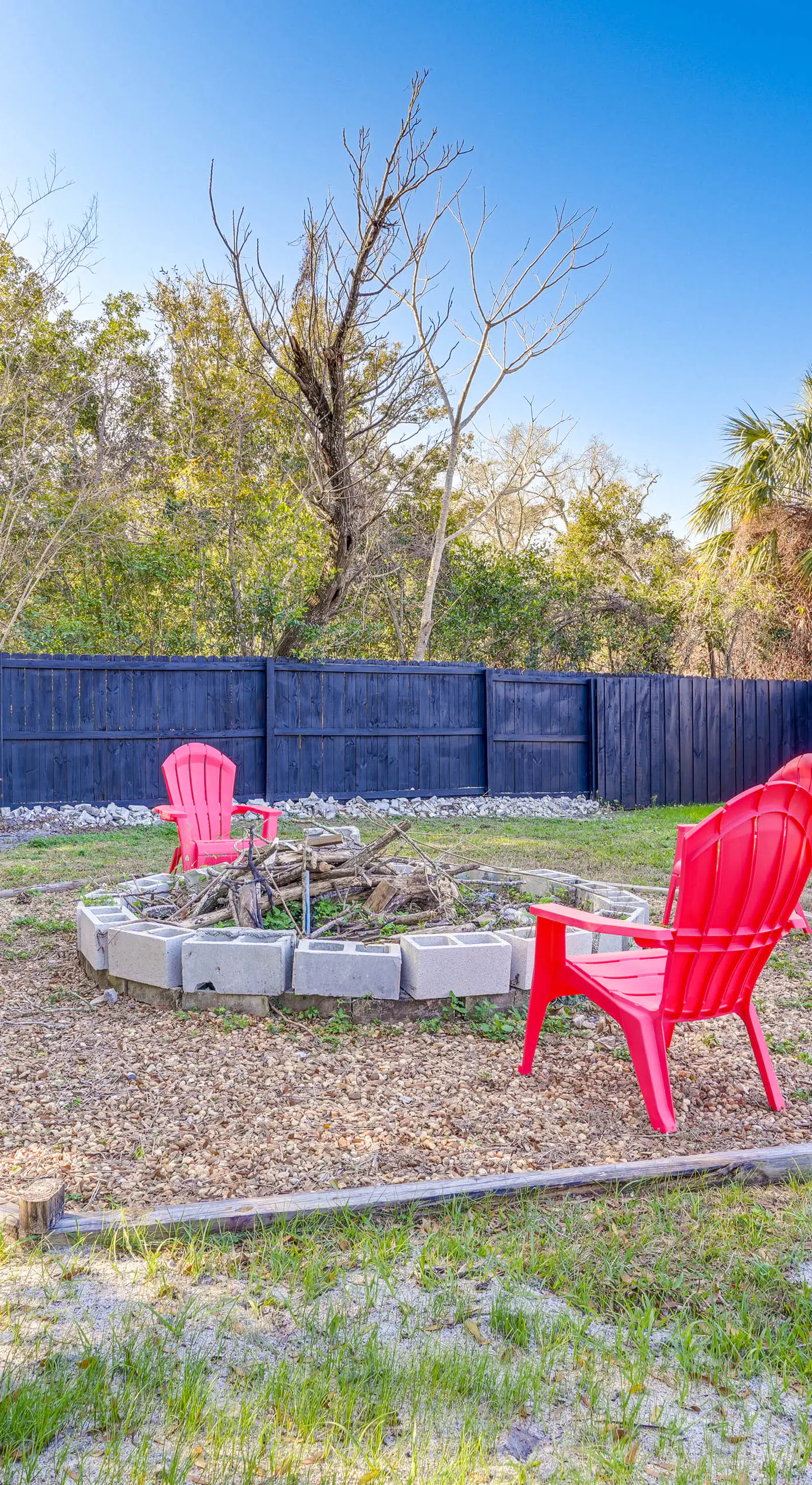 Vibrant Tampa Home: Perfect for Long Stays!