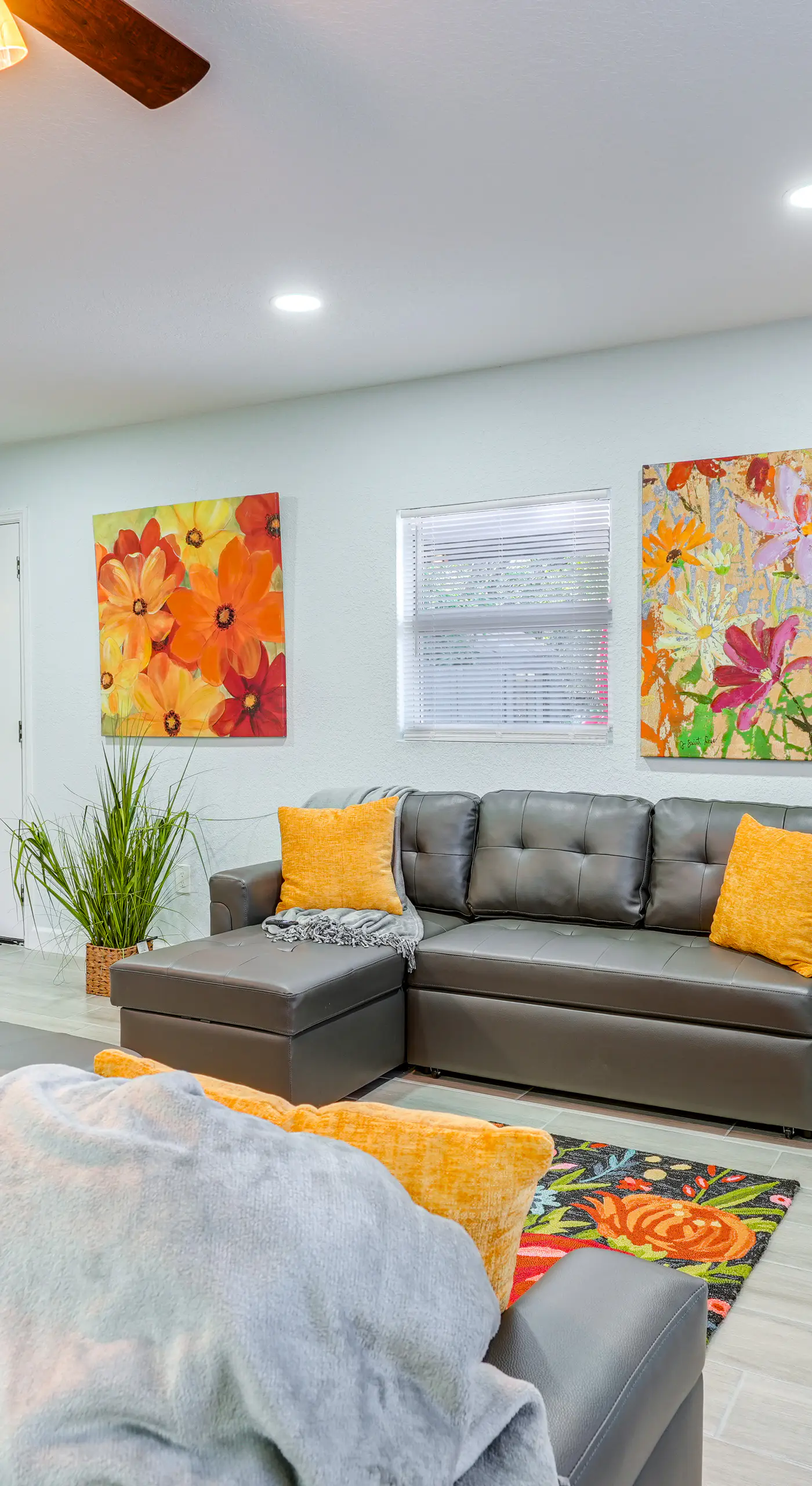 Vibrant Tampa Home: Perfect for Long Stays!