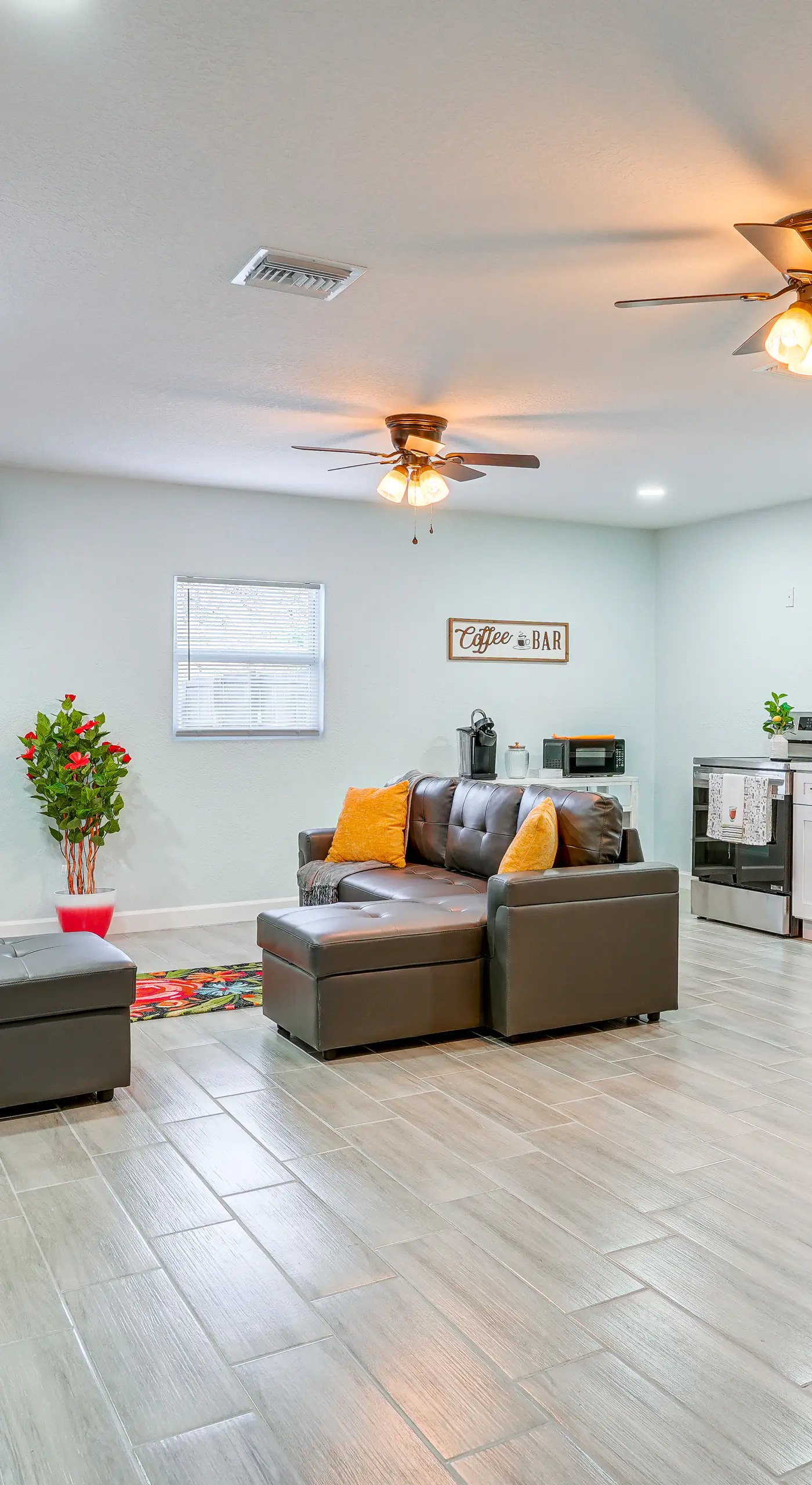 Vibrant Tampa Home: Perfect for Long Stays!