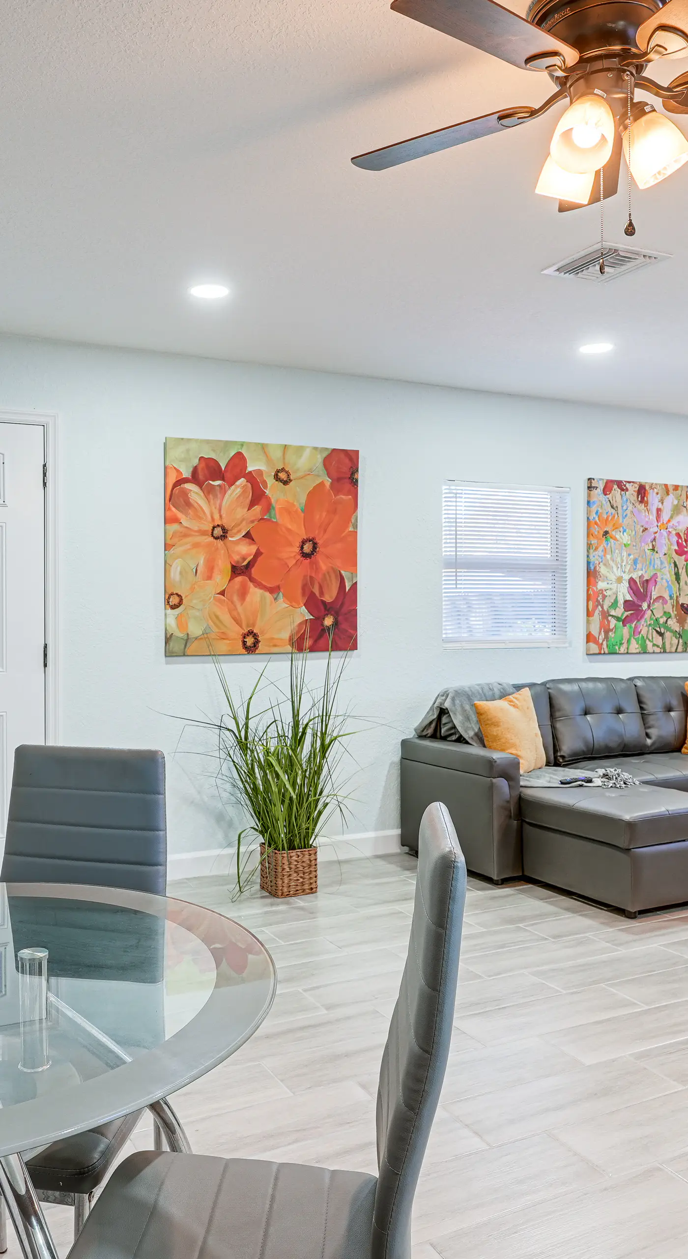 Vibrant Tampa Home: Perfect for Long Stays!