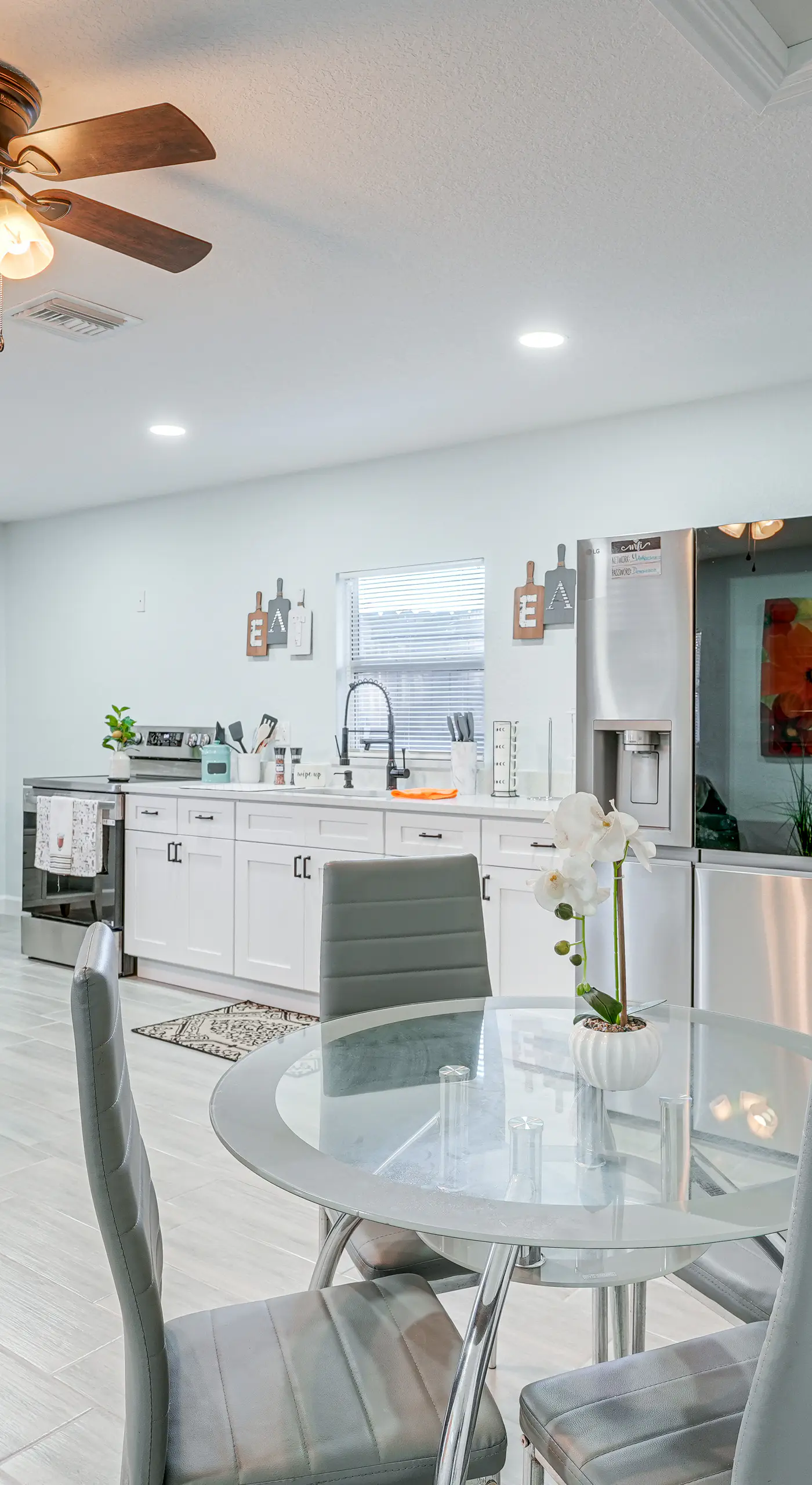 Vibrant Tampa Home: Perfect for Long Stays!