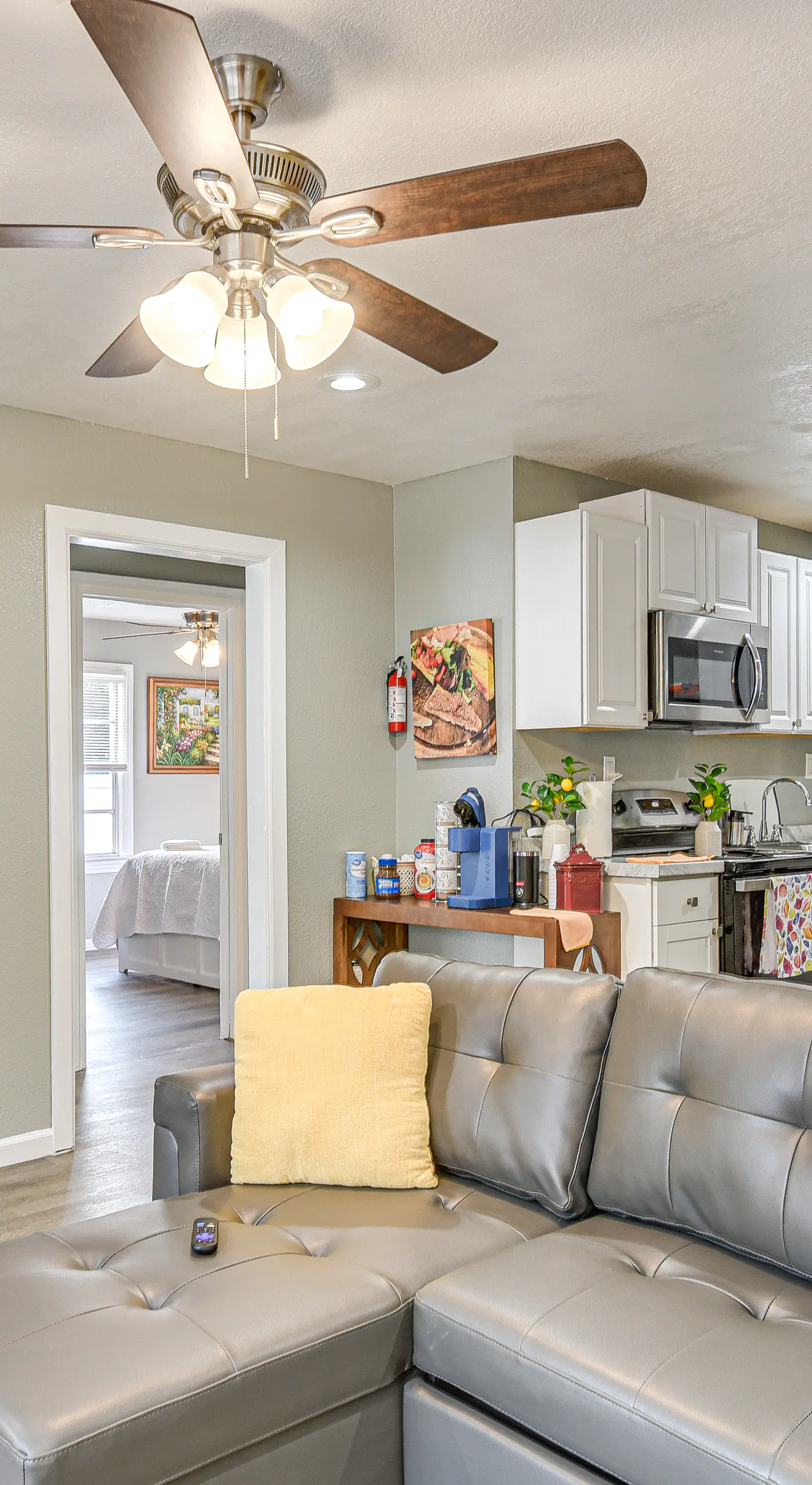 Breezy Tampa Home w/ Yard: Perfect for Long Stays