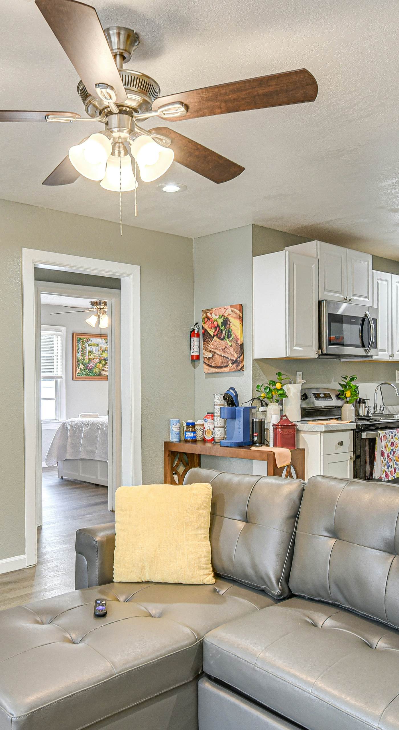 Breezy Tampa Home w/ Yard: Perfect for Long Stays