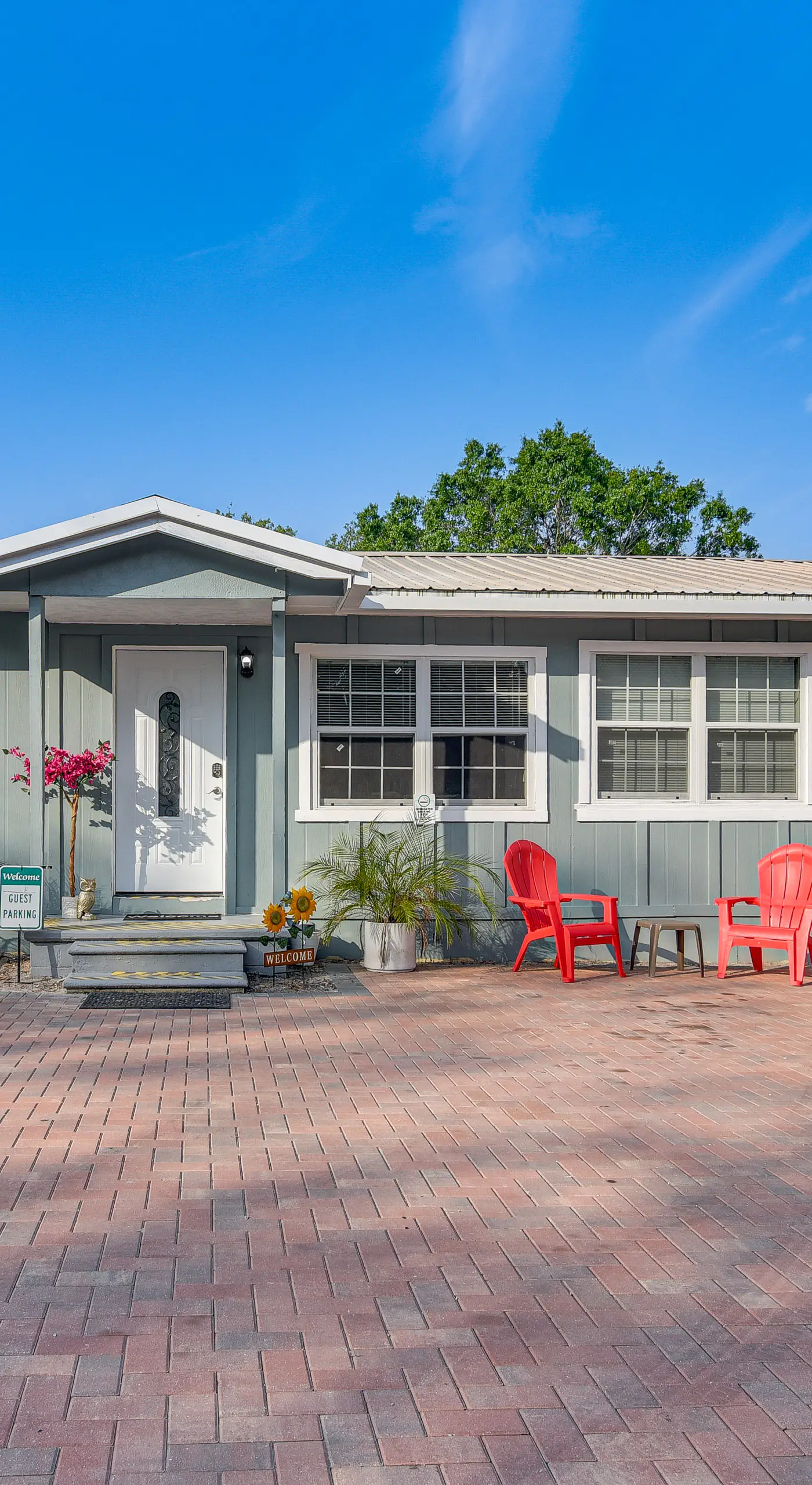 Breezy Tampa Home w/ Yard: Perfect for Long Stays