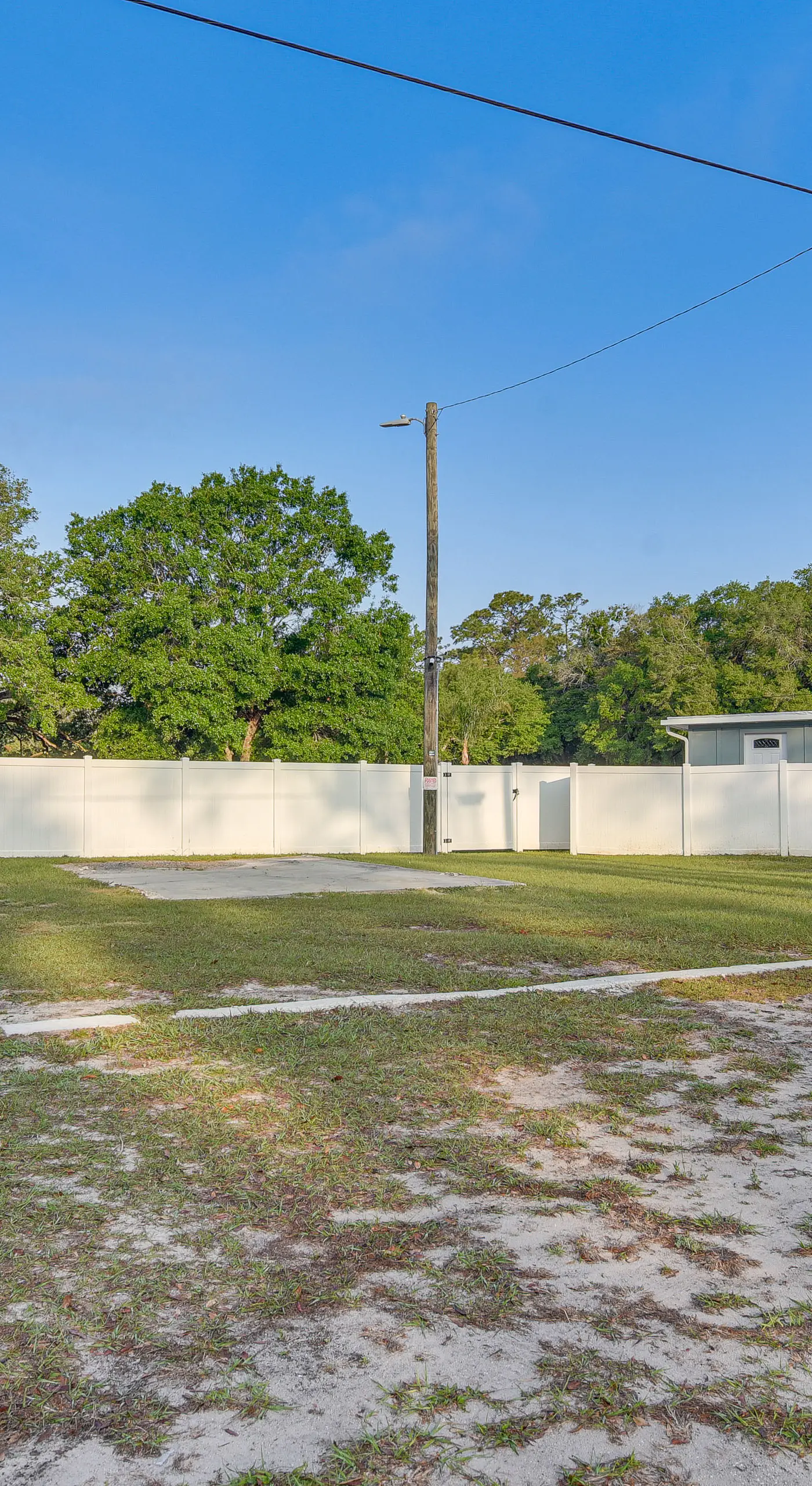 Breezy Tampa Home w/ Yard: Perfect for Long Stays