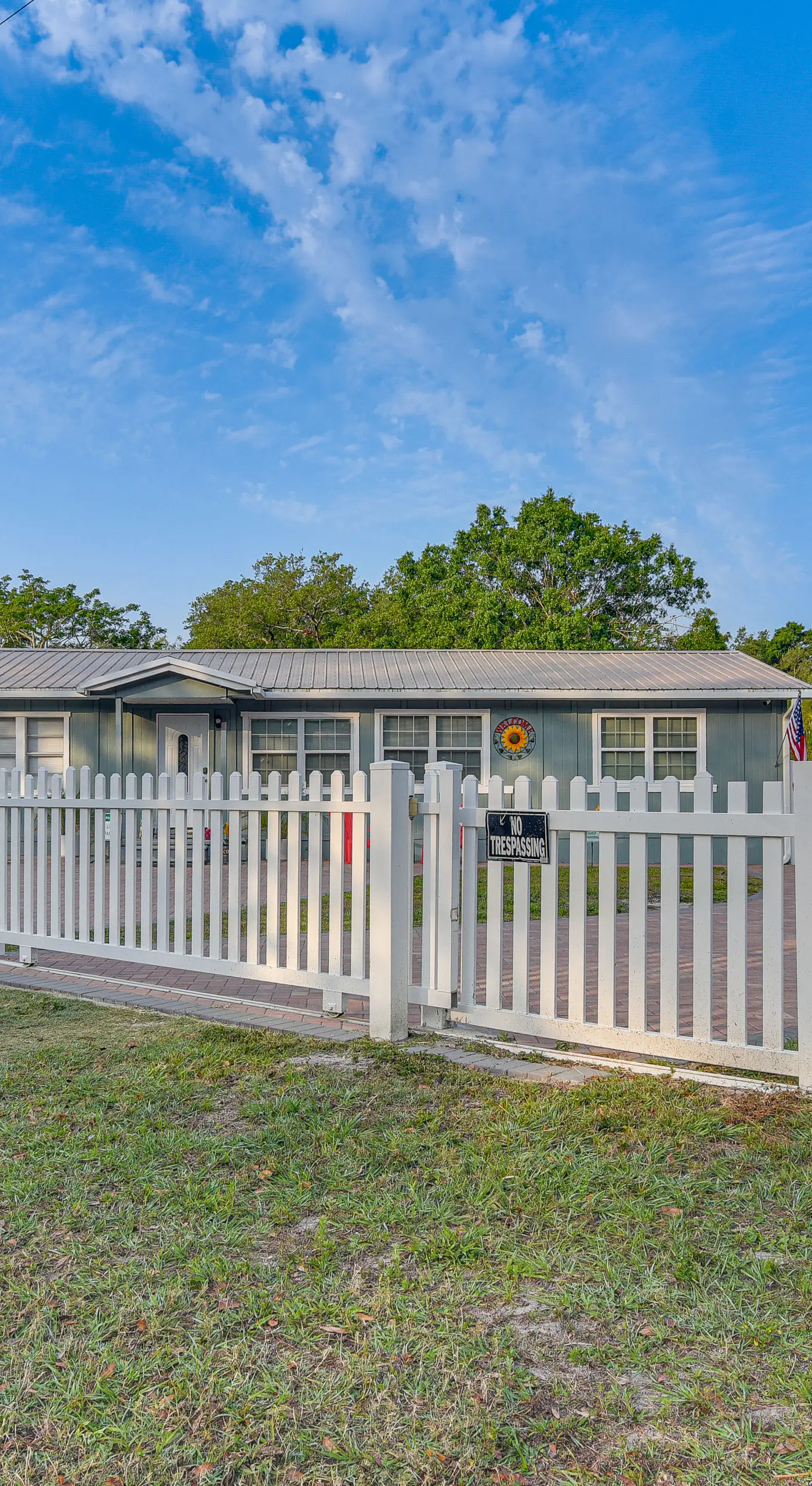Breezy Tampa Home w/ Yard: Perfect for Long Stays