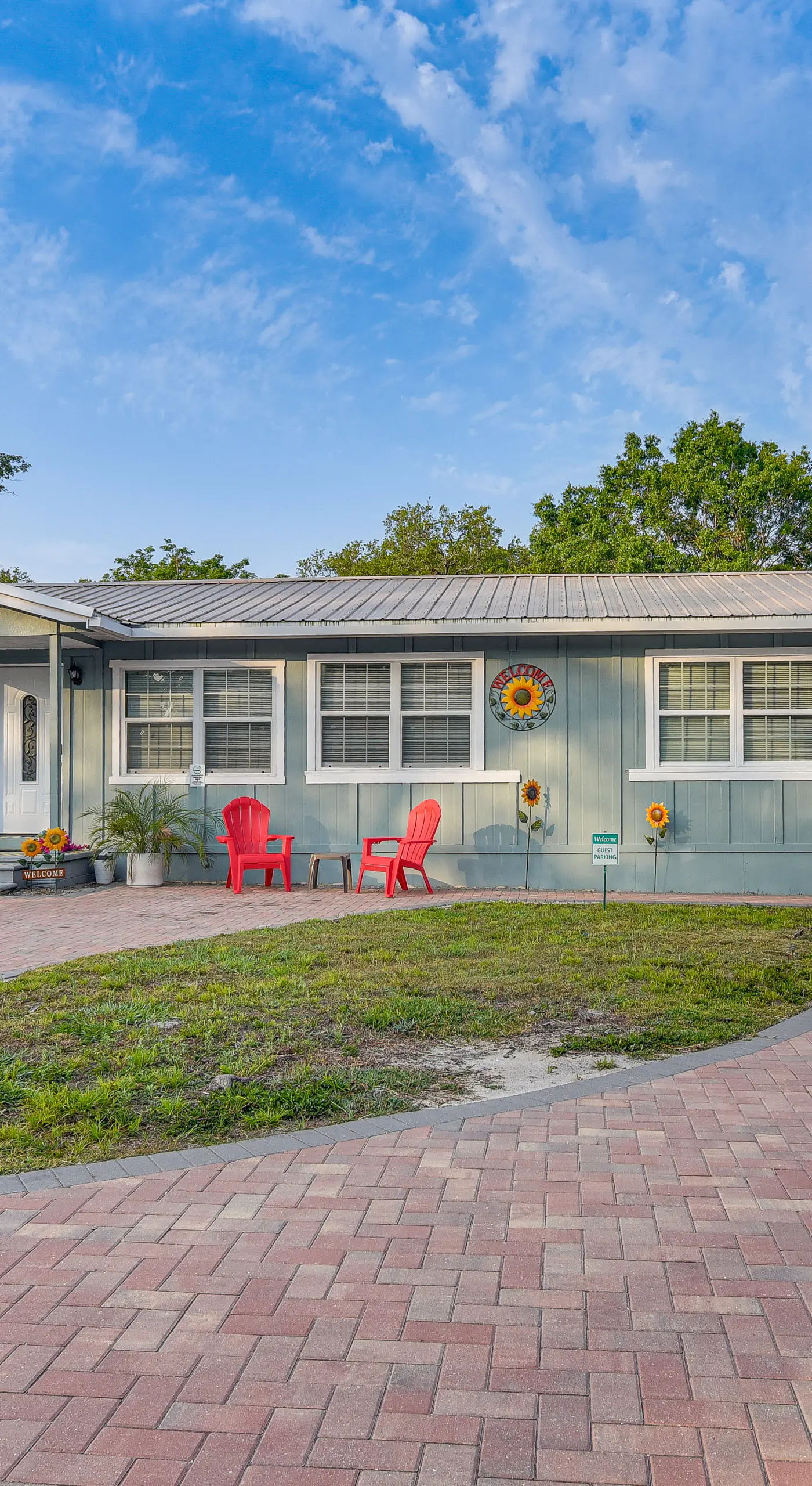Breezy Tampa Home w/ Yard: Perfect for Long Stays
