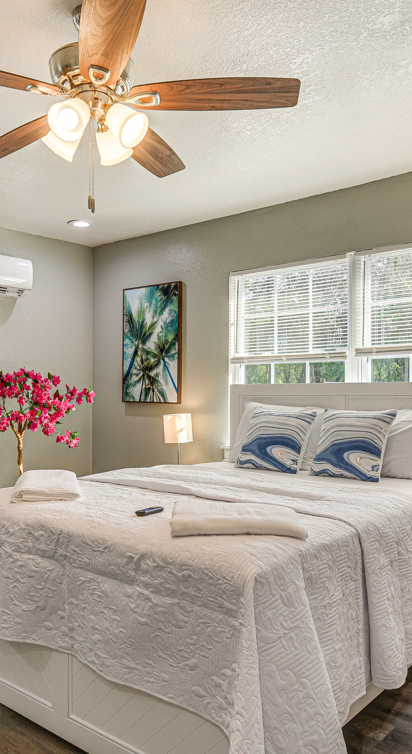 Breezy Tampa Home w/ Yard: Perfect for Long Stays