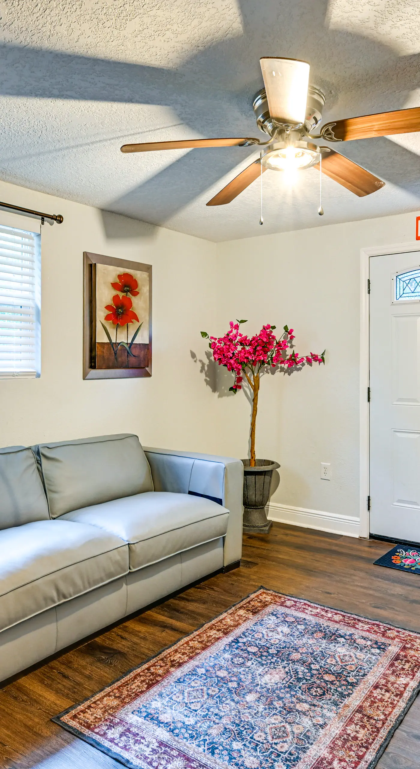 Breezy Lutz Home w/ Patio: Perfect for Long Stays