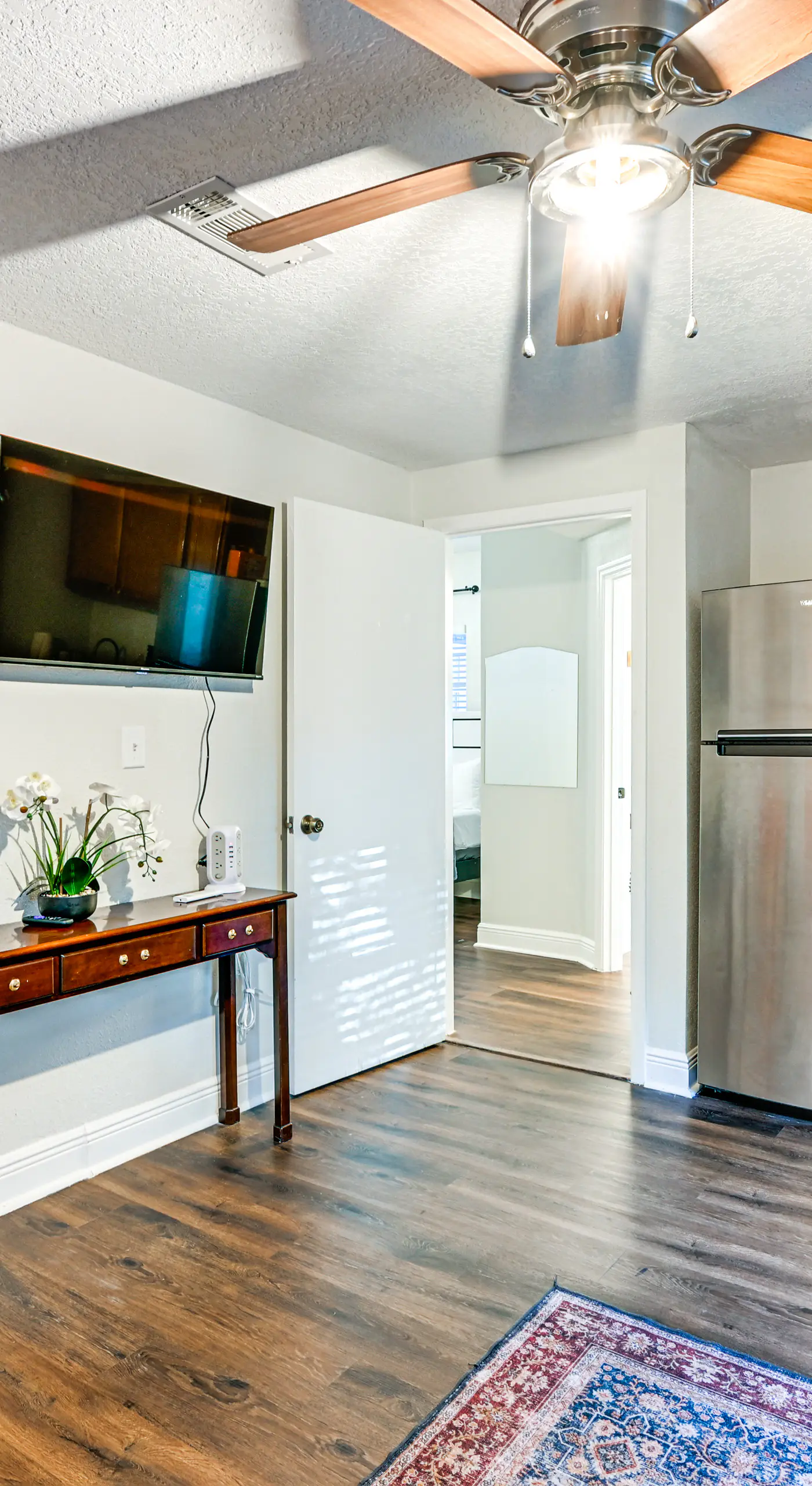 Breezy Lutz Home w/ Patio: Perfect for Long Stays