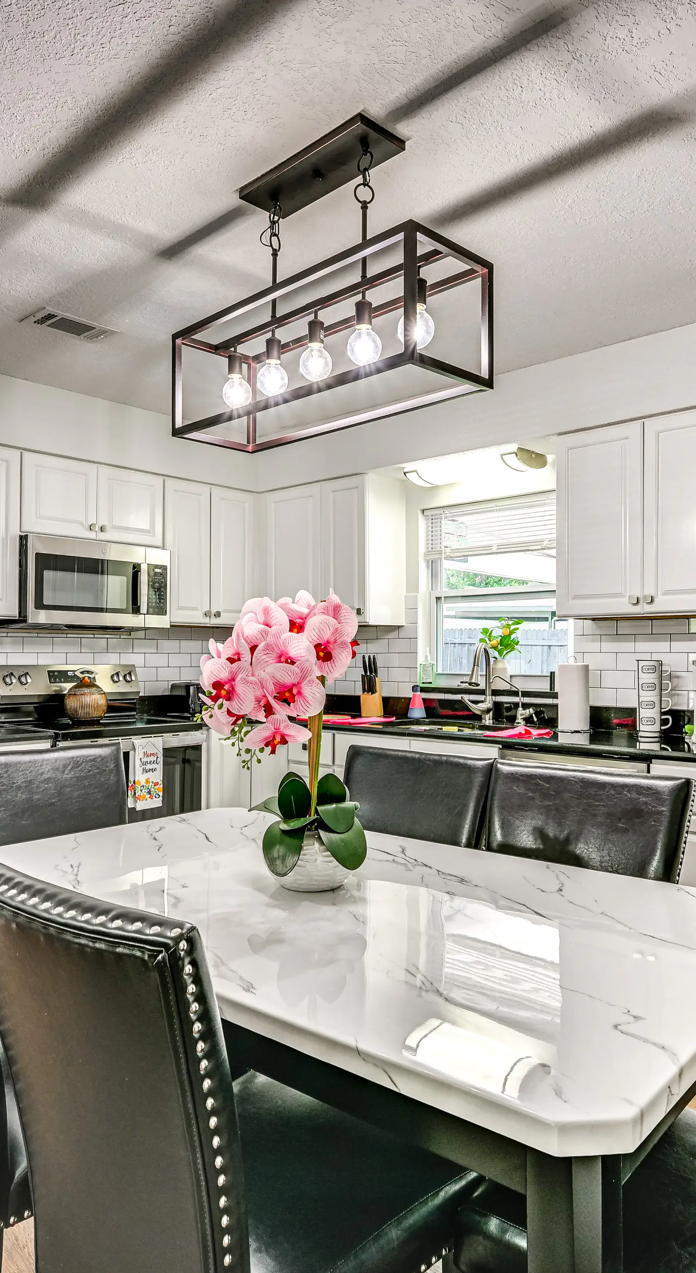 Breezy Lutz Home w/ Patio: Perfect for Long Stays