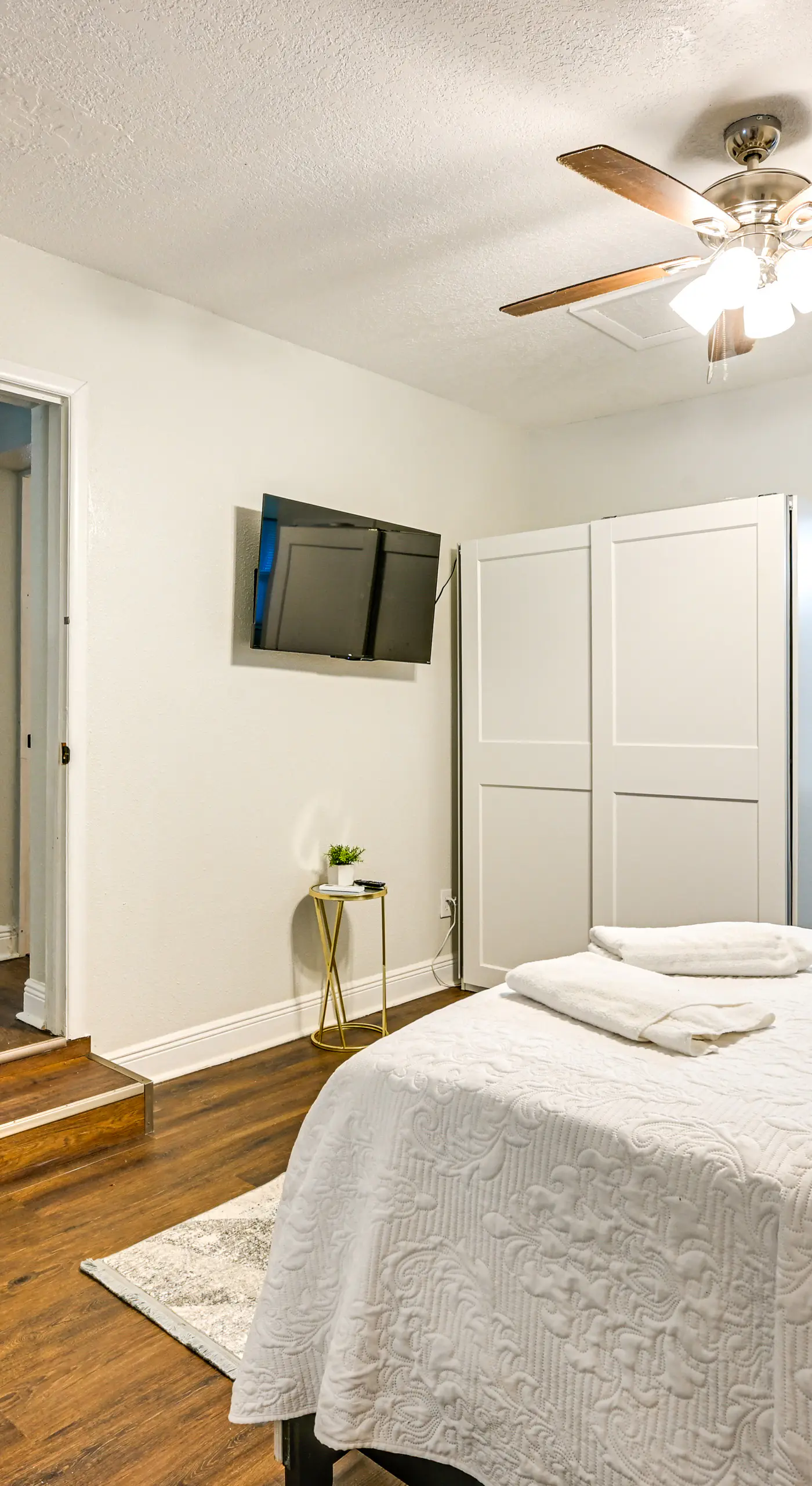 Breezy Lutz Home w/ Patio: Perfect for Long Stays