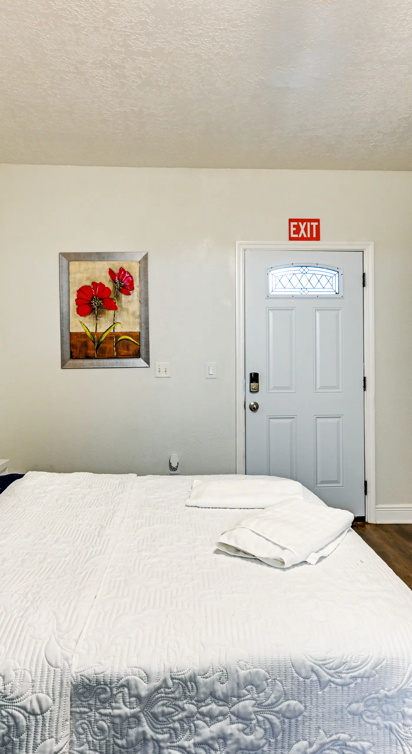 Breezy Lutz Home w/ Patio: Perfect for Long Stays