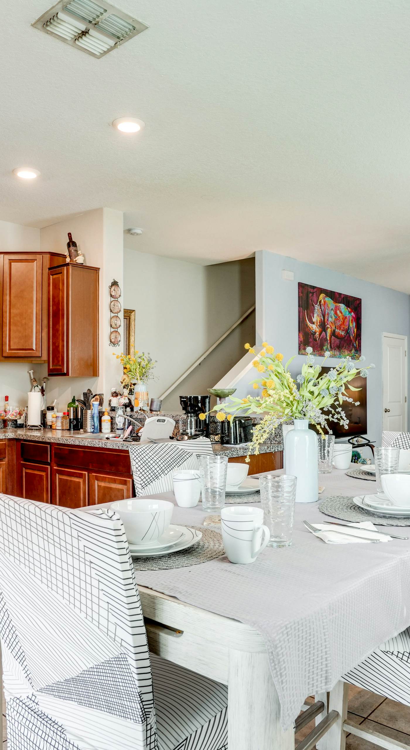 4 Mi to Brandon Exchange: Resort-Style Townhome!