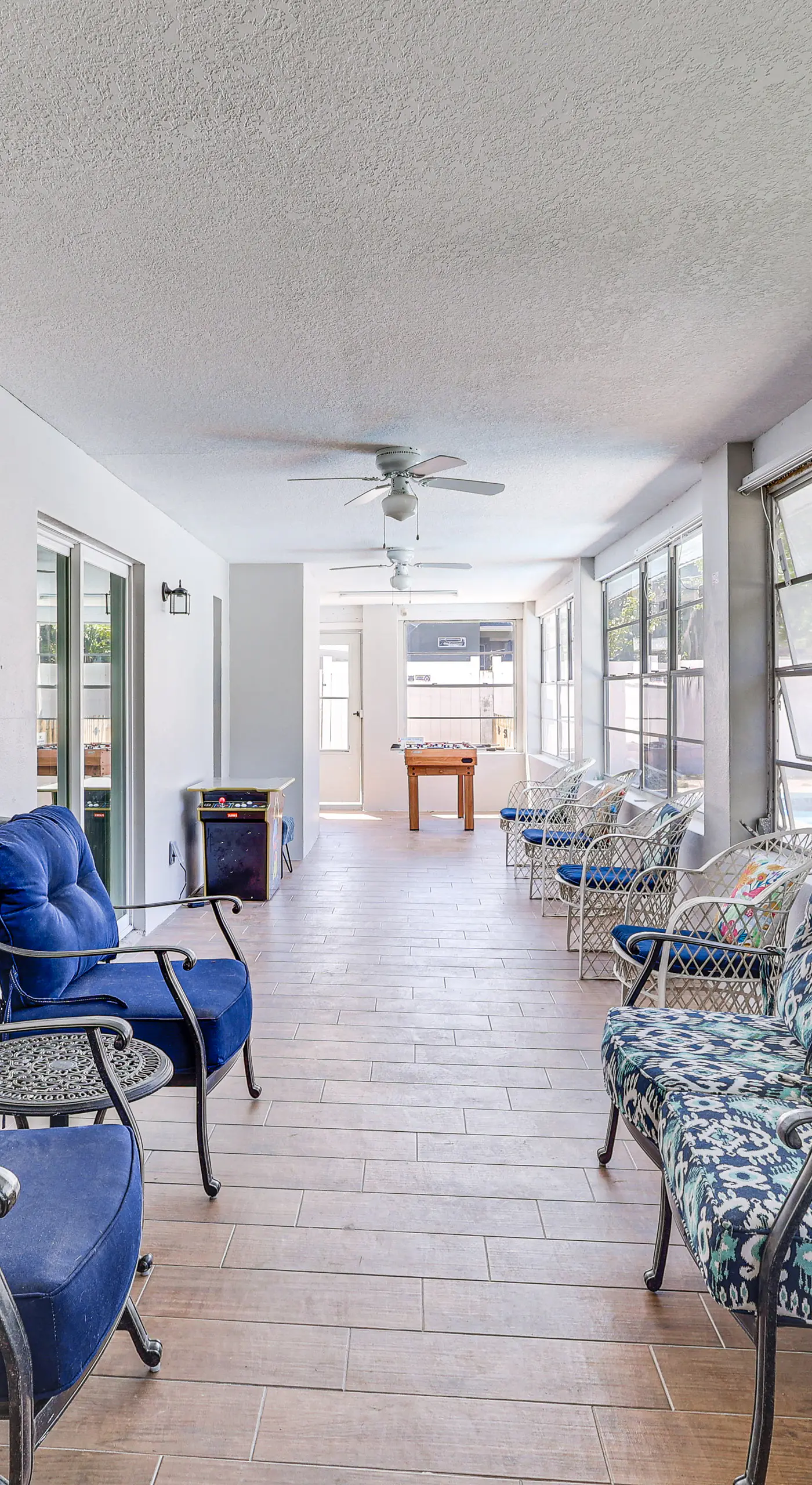 Steps to Bayshore Blvd! snowbird retreat w/ Pool
