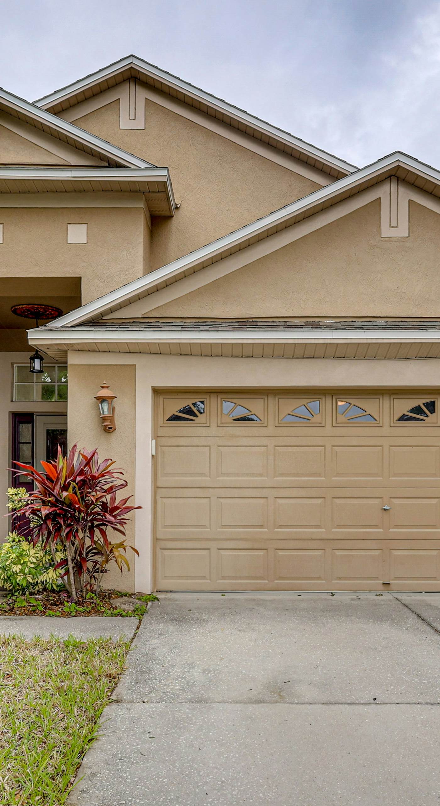 Family Home Near Downtown Tampa w/ Community Pool!