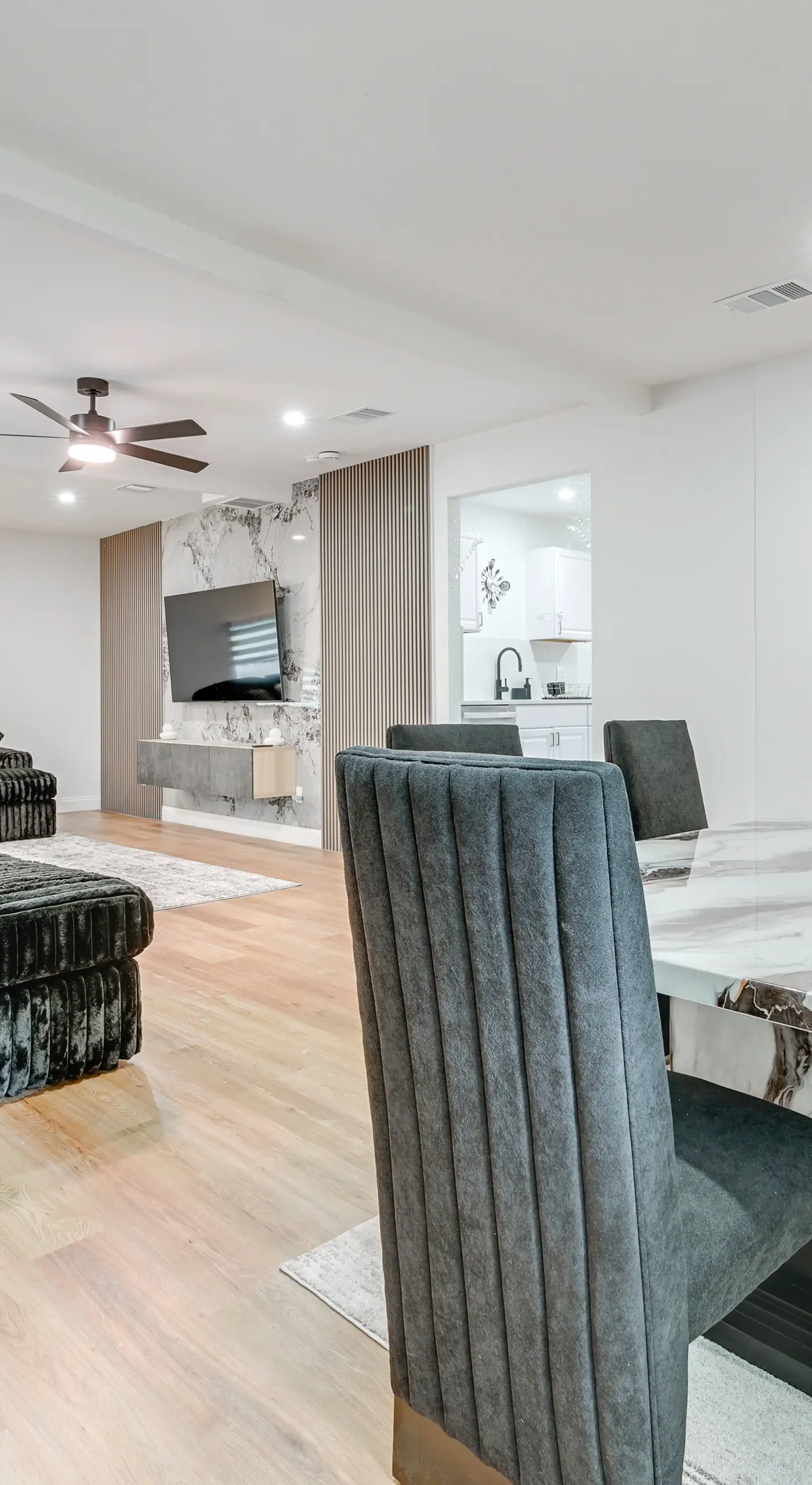 Central Tampa Oasis: Hot Tub & Huge Covered Deck!