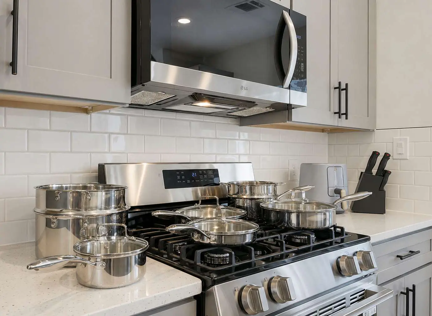 Bishop Arts 6BD/6BA Townhouse, Parking, Sleeps 12