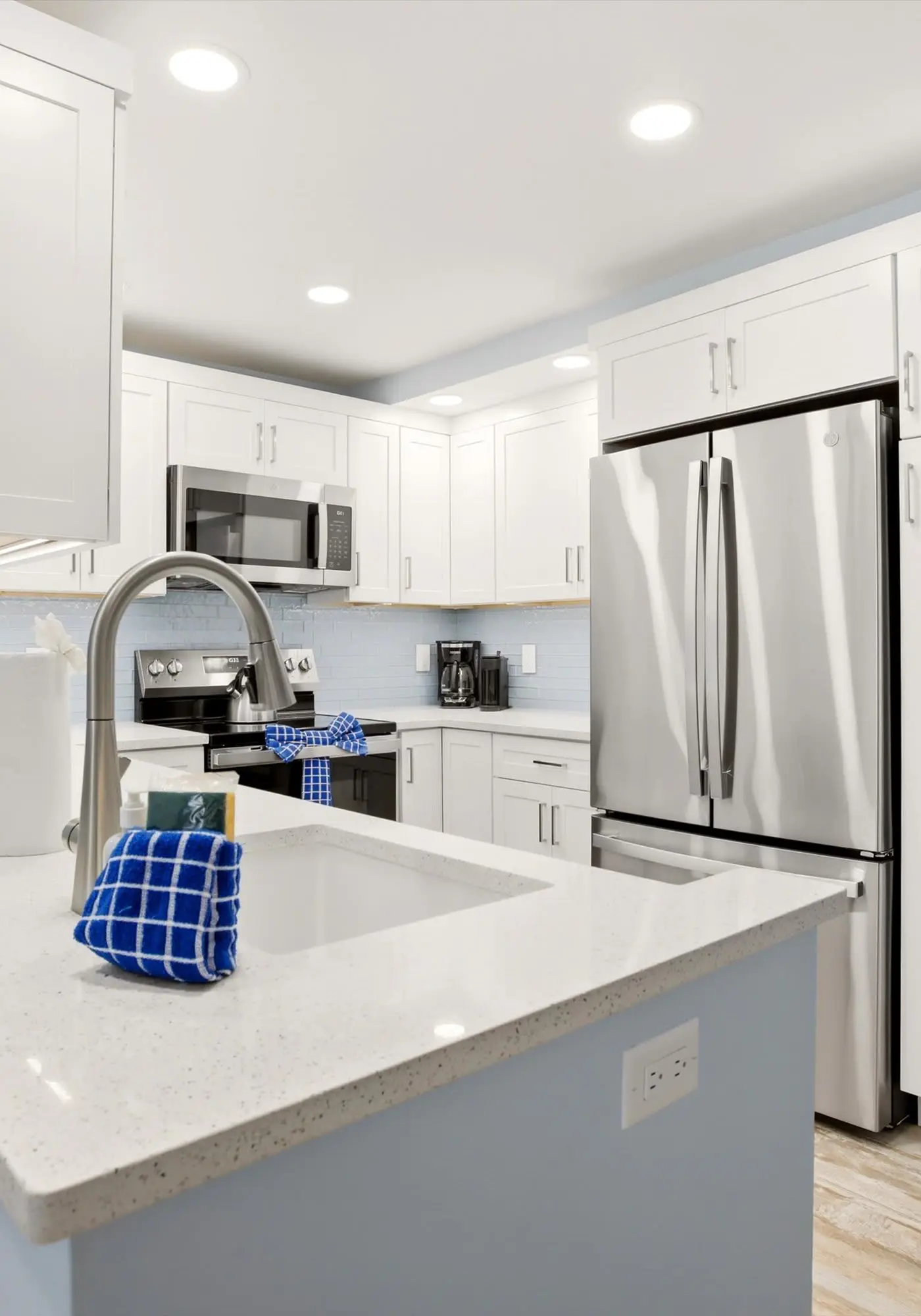 Marco Island Condo - Water Views & Pool Access