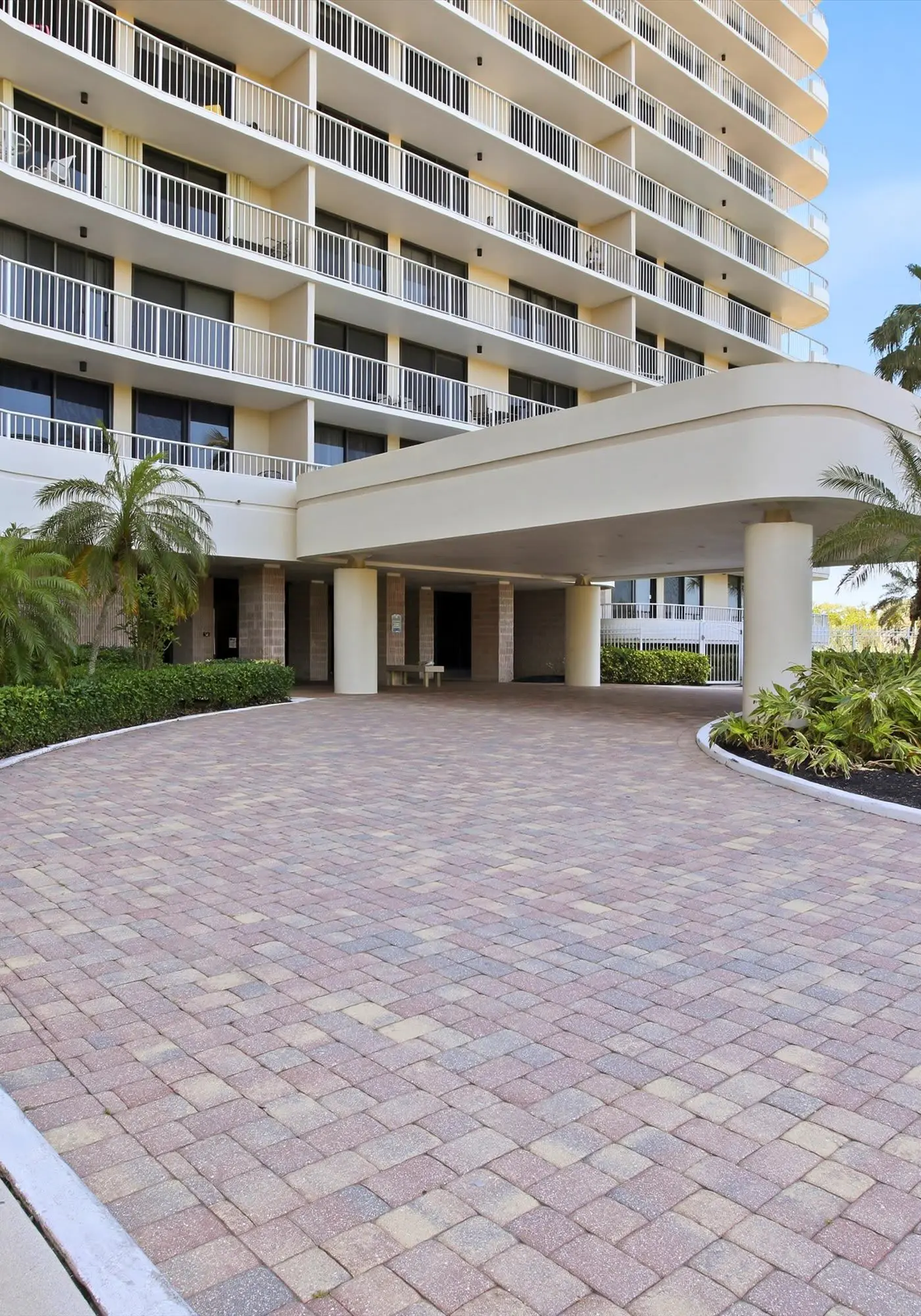 Marco Island Condo - Water Views & Pool Access