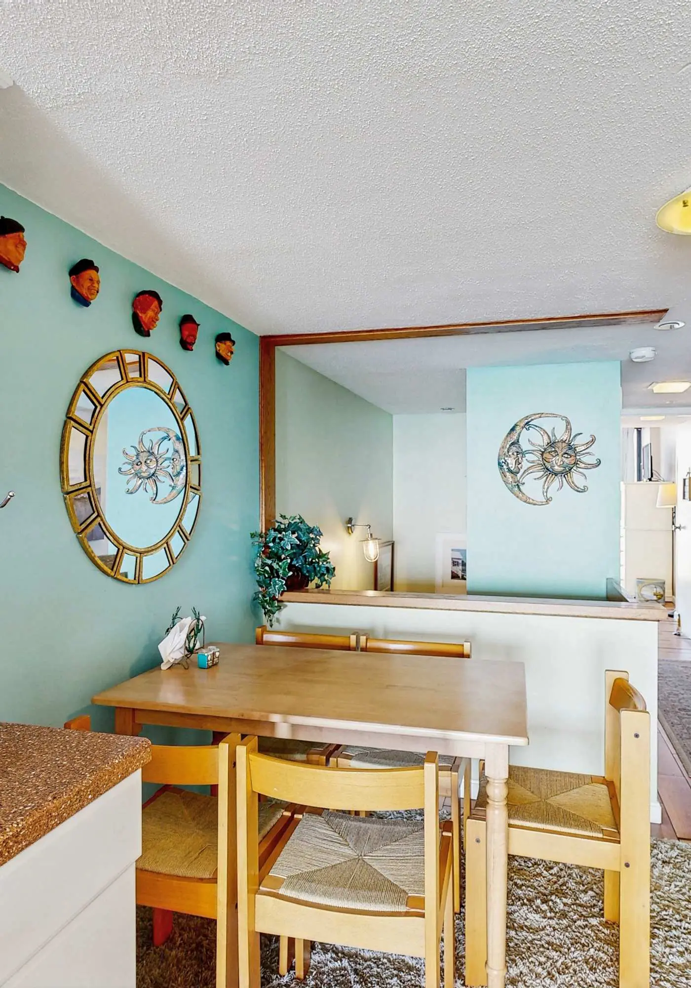 Breathtaking Ocean & Bay Views from the 22nd Floor