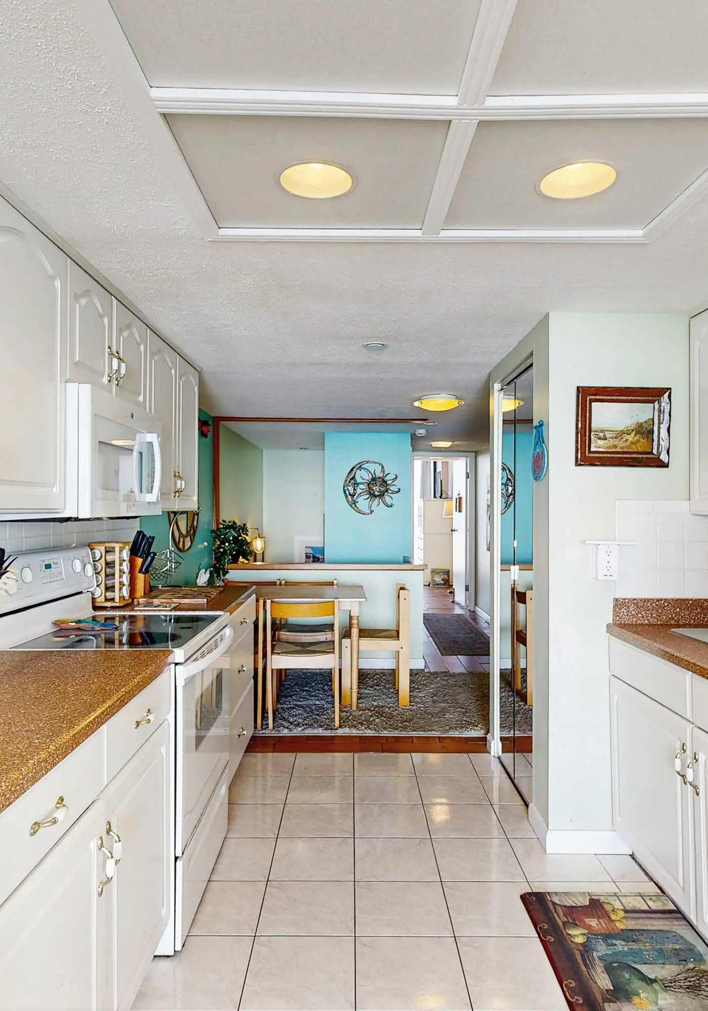 Breathtaking Ocean & Bay Views from the 22nd Floor