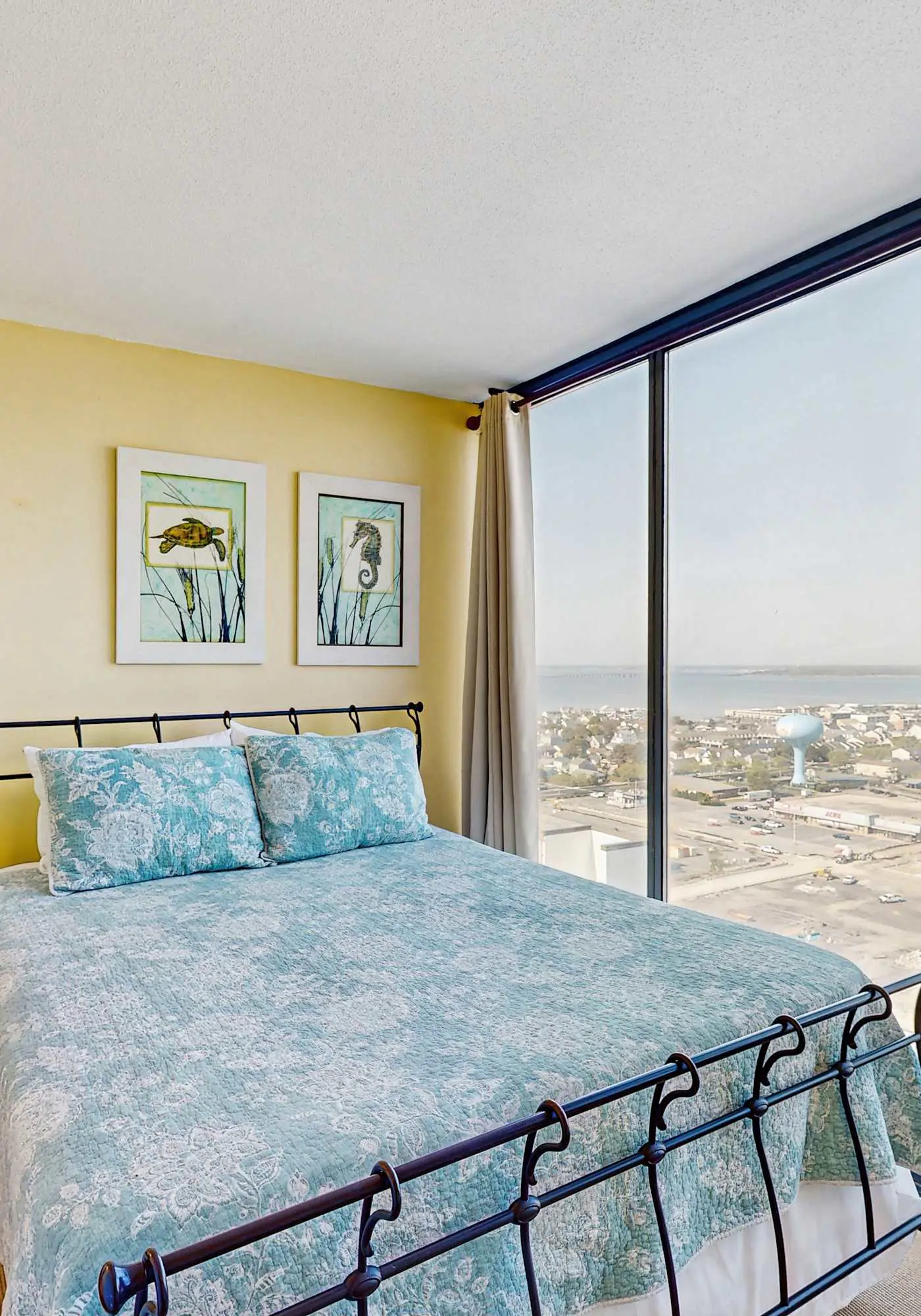 Breathtaking Ocean & Bay Views from the 22nd Floor