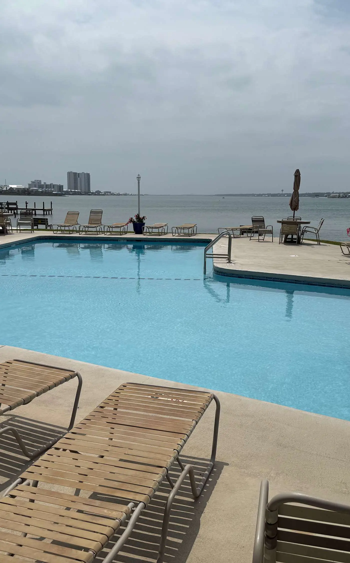 Waterfront Condo with Indoor & Outdoor Pools plus BBQ 
