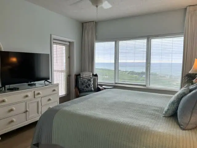 Spacious Coastal Escape for Family Getaways