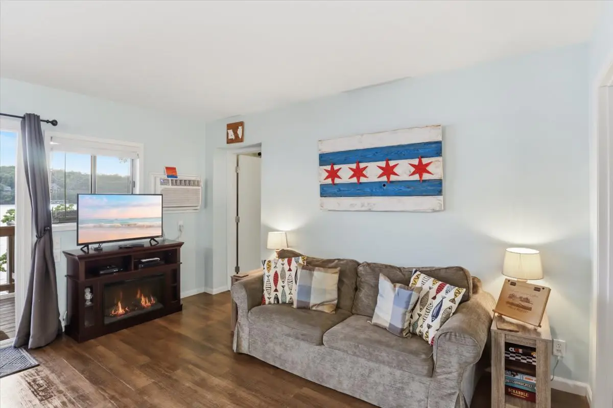 Charming 3BR Cabin - LAKE VIEW - Camdenton
