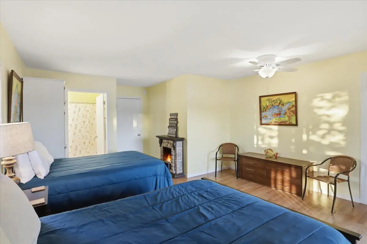 Charming 3BR Cabin - LAKE VIEW - Camdenton