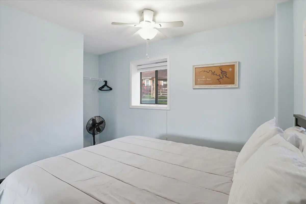 Charming 3BR Cabin - LAKE VIEW - Camdenton